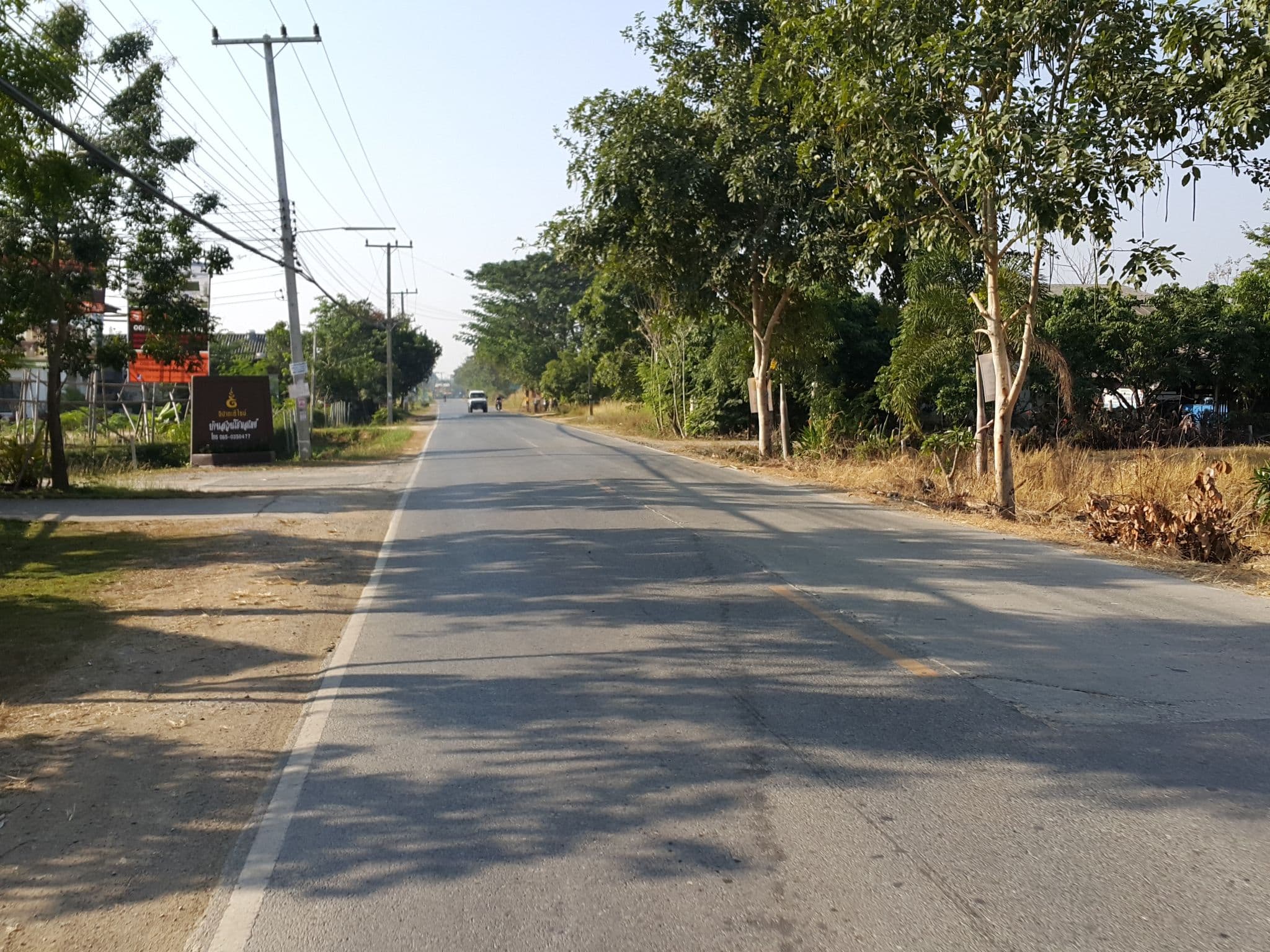 Street view near OYO 749 Baan Suan Resort, San Kamphaeng — © jrcarlsen (CC BY-SA · Mapillary)
