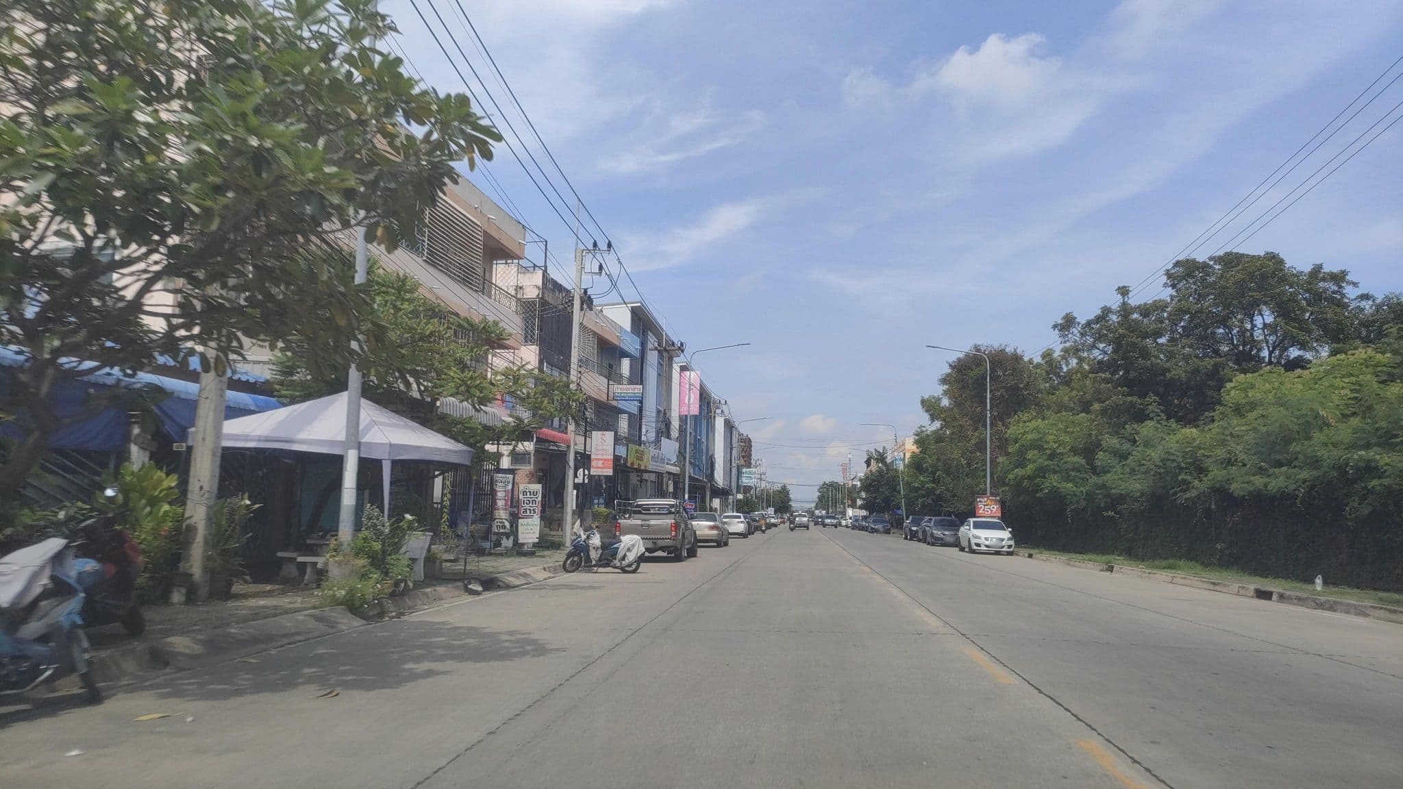 Street view near Simon Inn Hotel, Saraburi — © koki2529 (CC BY-SA · Mapillary)