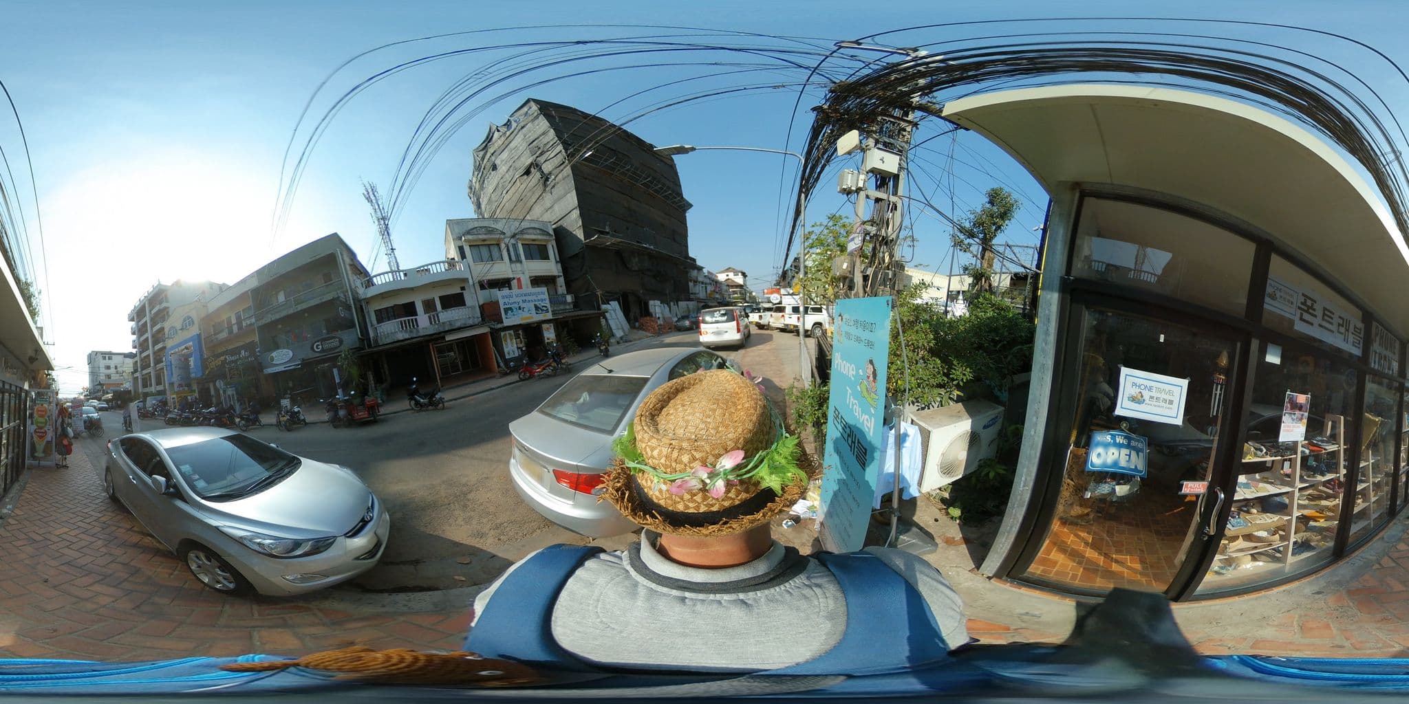 Street view near Mekong Riverside Hotel, Si Chiang Mai — © garok (CC BY-SA · Mapillary)