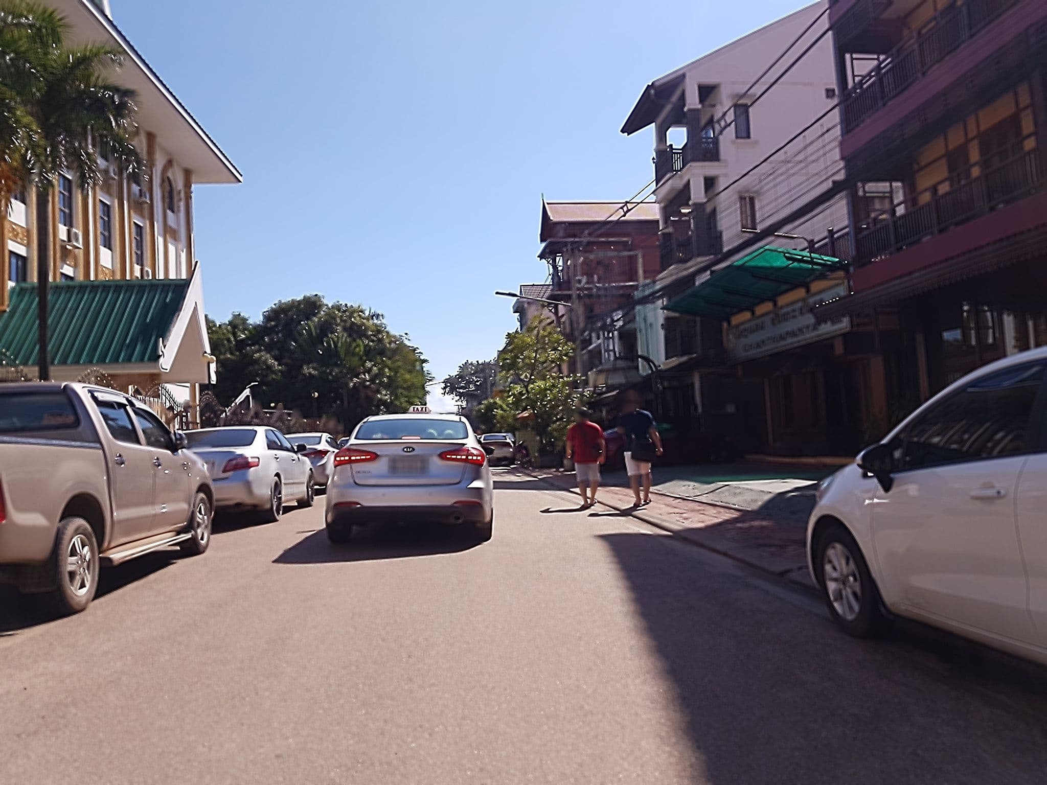 Street view near Chanthapanya Hotel, Si Chiang Mai — © mbethke (CC BY-SA · Mapillary)
