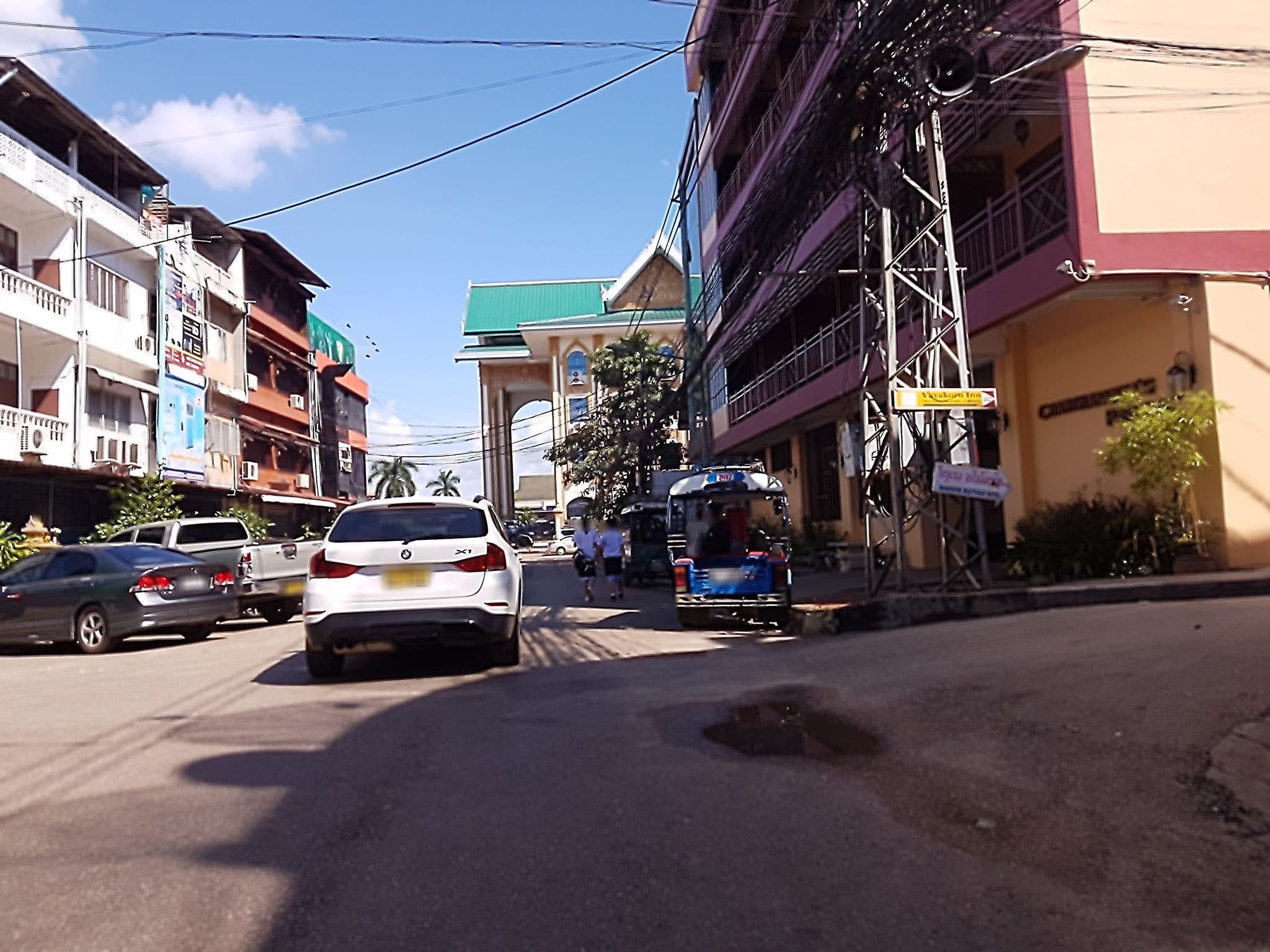 Street view near DaViKa Hotel- Vientiane, Si Chiang Mai — © mbethke (CC BY-SA · Mapillary)
