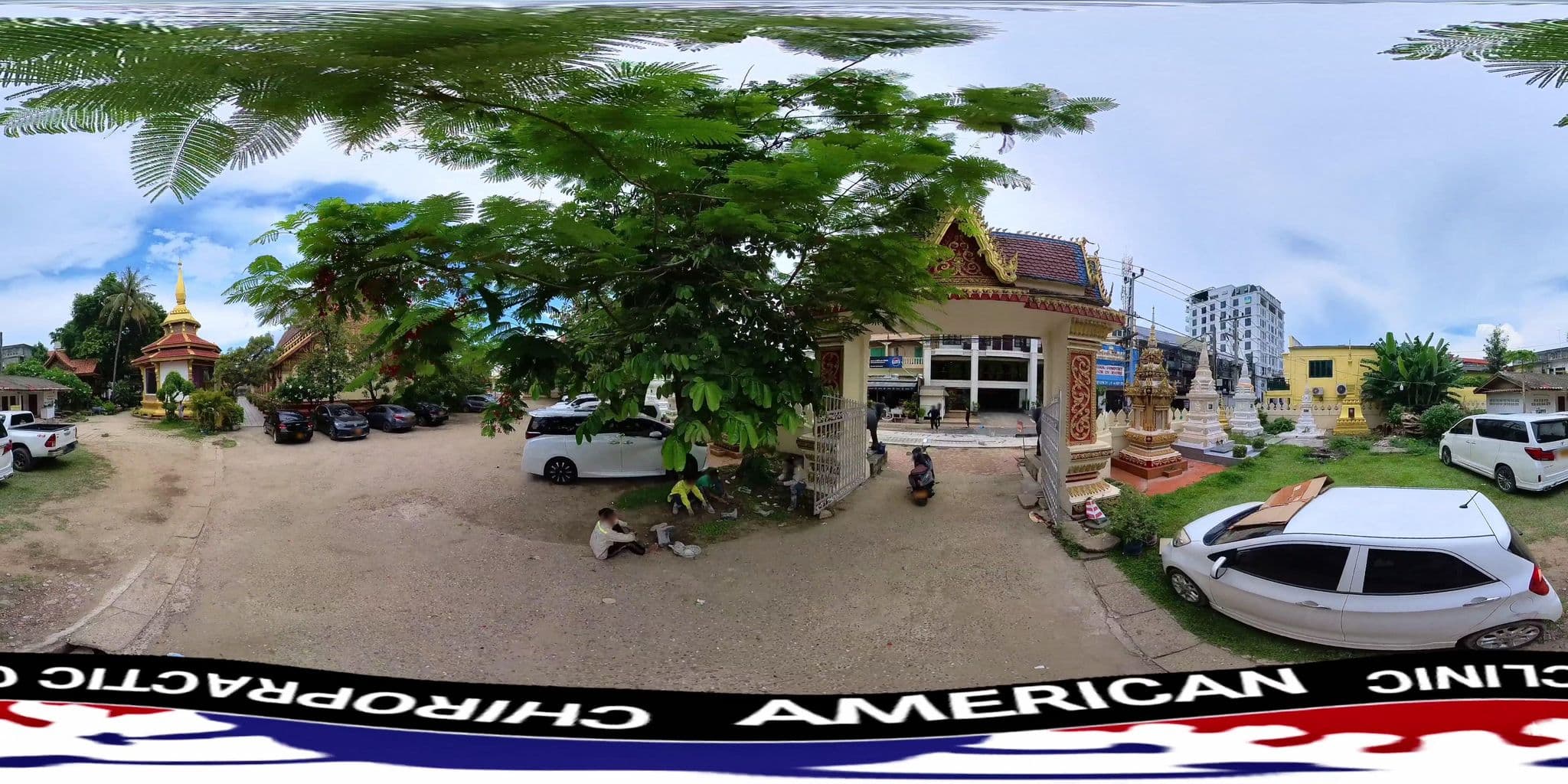 Street view near Sunbeam Hotel, Si Chiang Mai — © DrLogan (CC BY-SA · Mapillary)