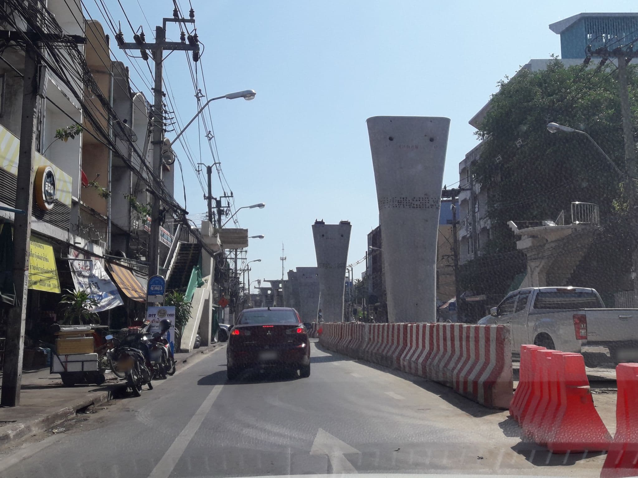 Street view near Hotel thunburi thailand, Siriraj — © jetman11 (CC BY-SA · Mapillary)