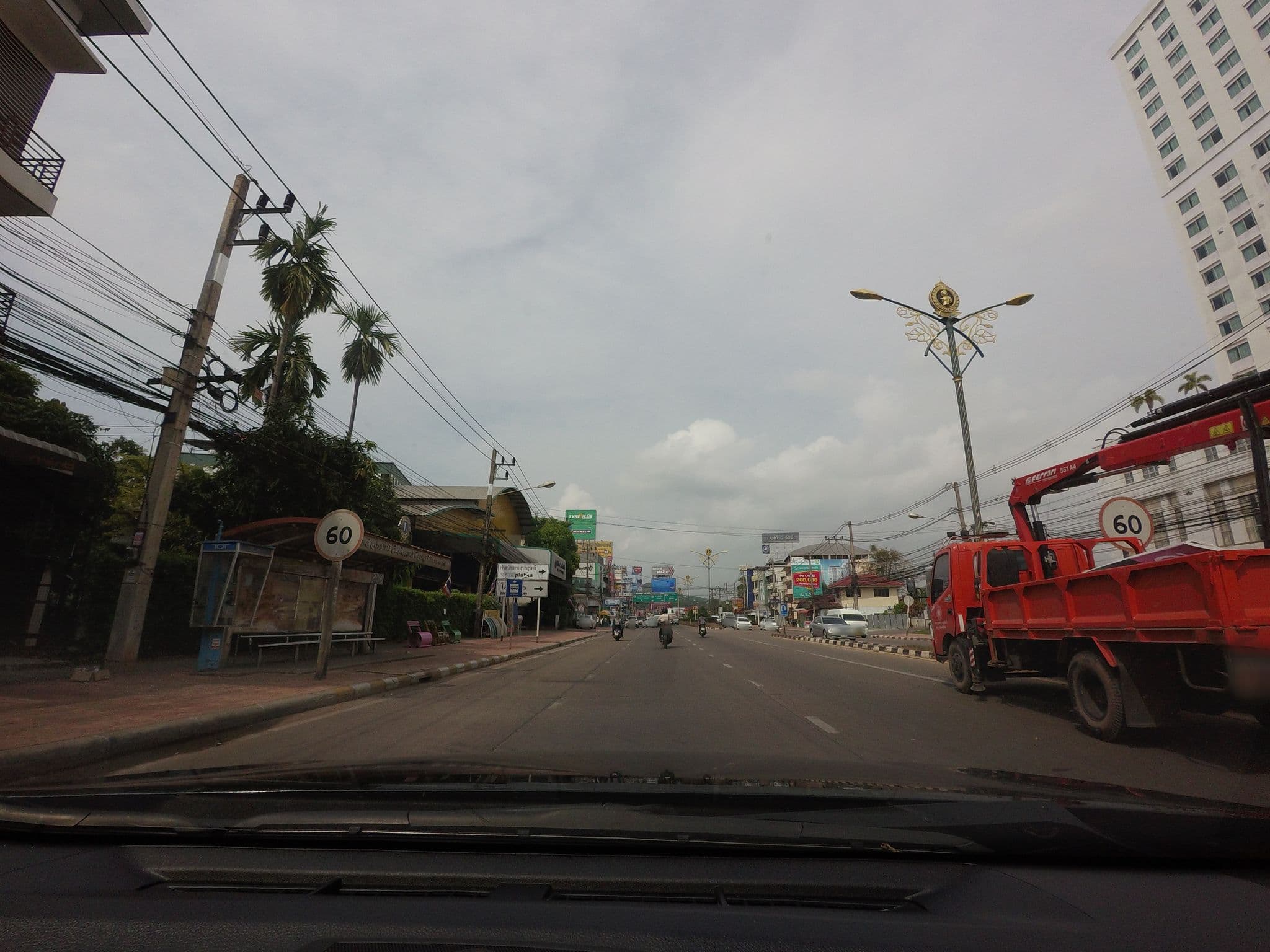 Street view near Diamond Plaza Hotel, Surat Thani — © mishari (CC BY-SA · Mapillary)