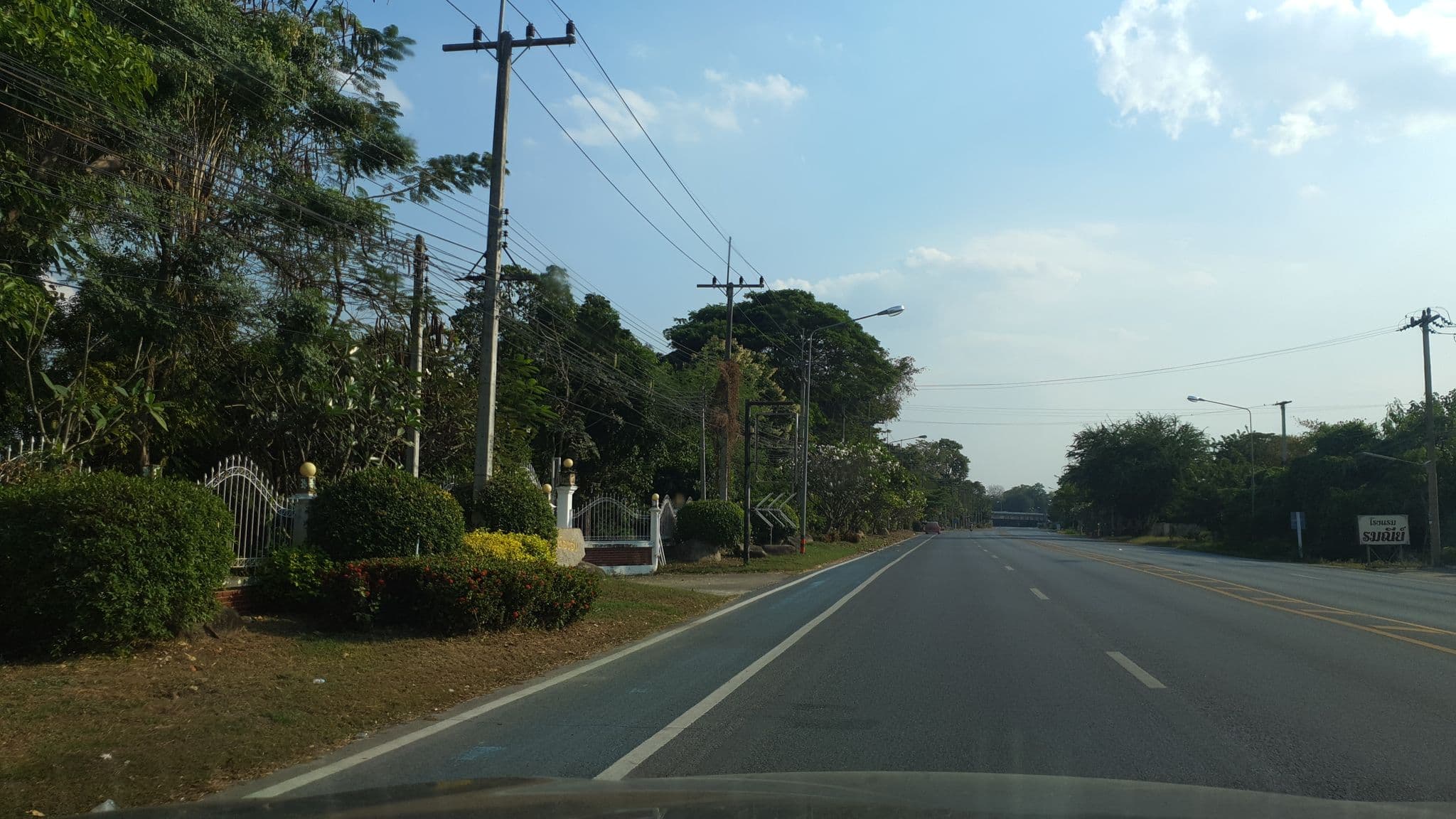 Street view near Rommanee Hotel, Tak — © jrcarlsen (CC BY-SA · Mapillary)