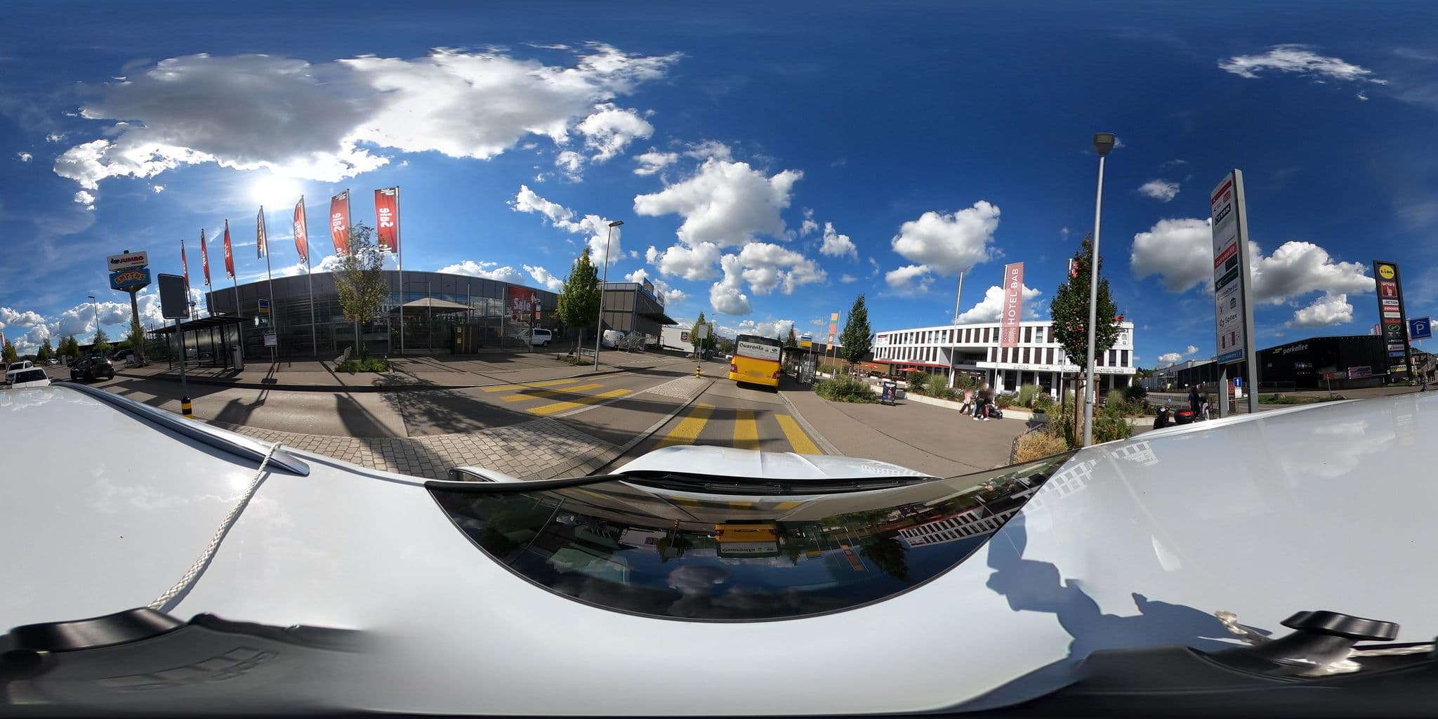 Street view near Tailormade BAB, Bachenbülach — © e_p (CC BY-SA · Mapillary)