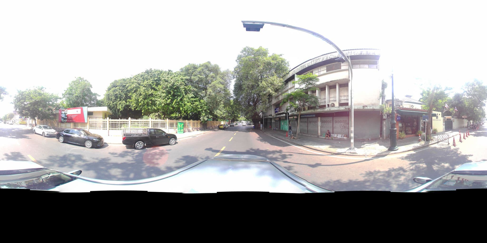 Street view near Chakrabongse Villas, Wat Arun — © P05466 (CC BY-SA · Mapillary)