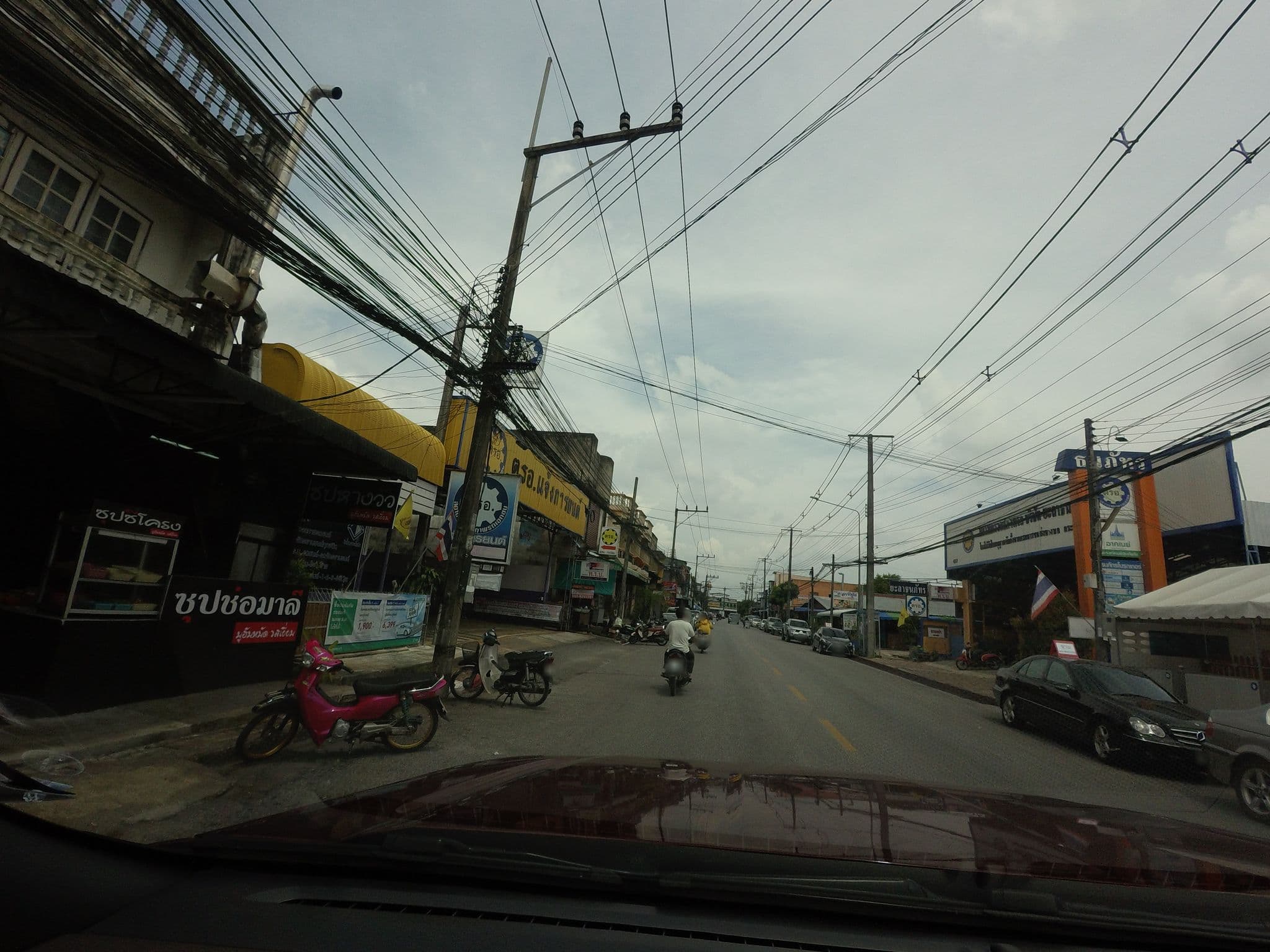 Street view near Leena Court, Yala — © mishari (CC BY-SA · Mapillary)