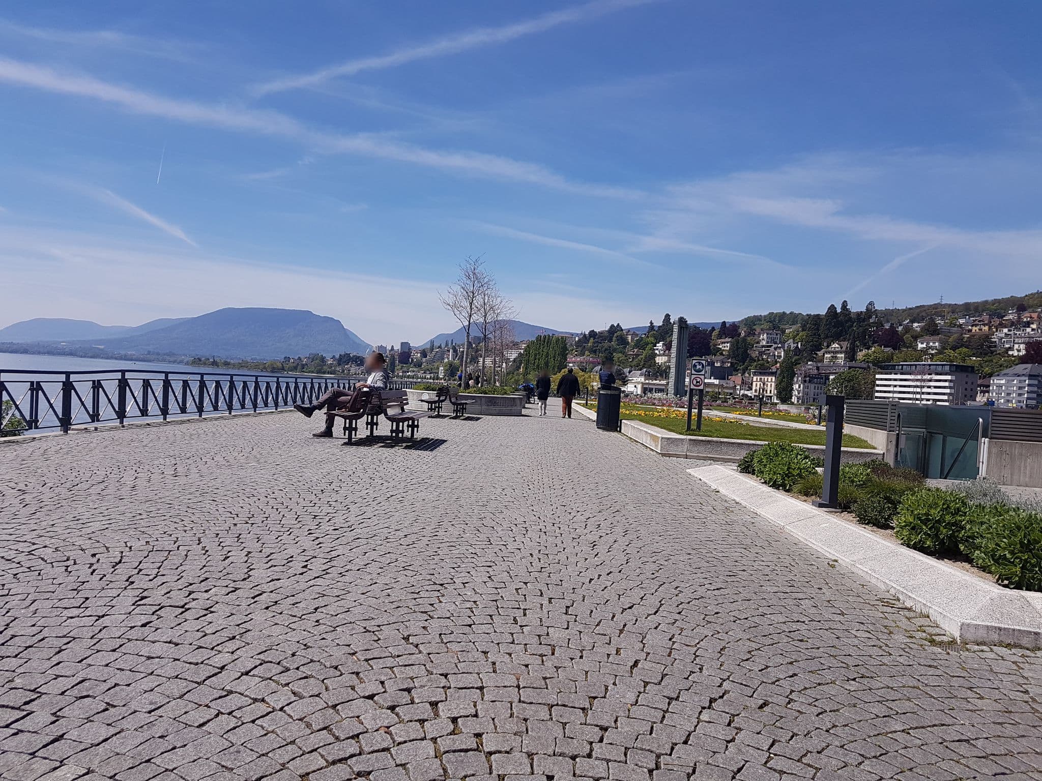Street view near Hotel Beau-Rivage, Neuchâtel — © changchun1 (CC BY-SA · Mapillary)