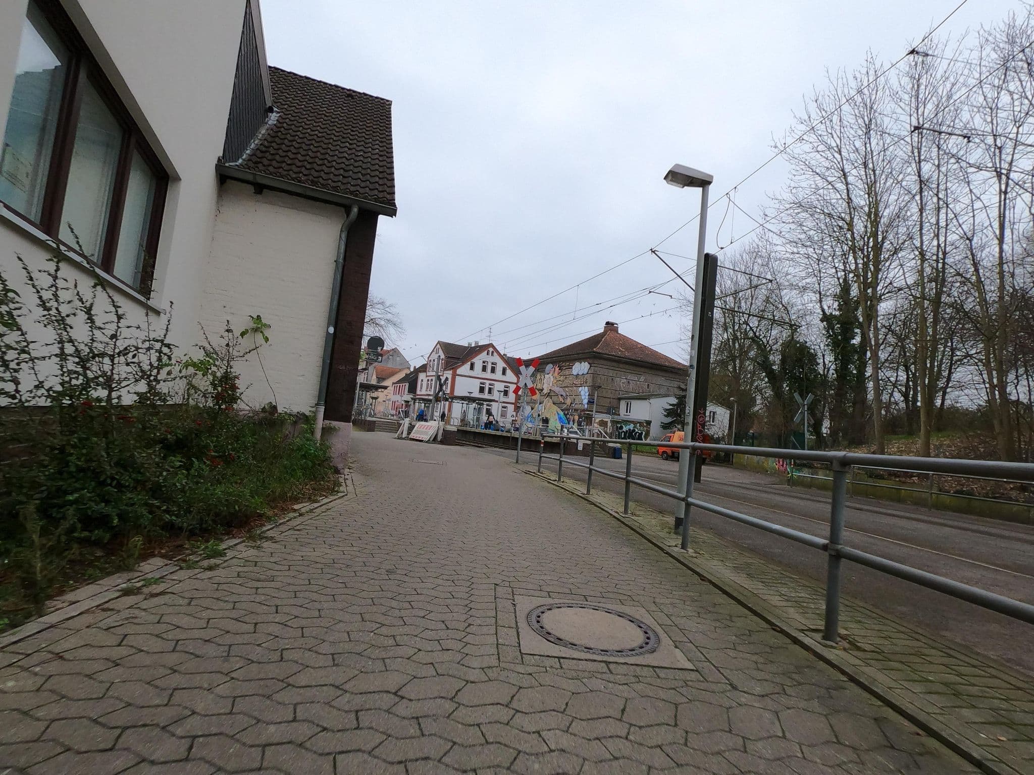 Street view near Lindenkrug-Hannover, Limmer — © Langfahrer (CC BY-SA · Mapillary)