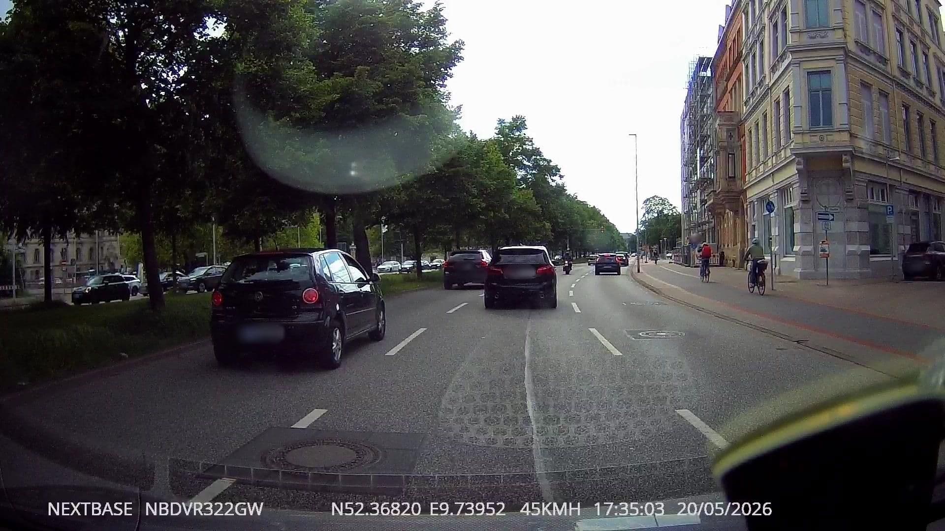 Street view near elaya hotel hannover city, Trademark Collection by Wyndham, Hannover — © derlipper (CC BY-SA · Mapillary)