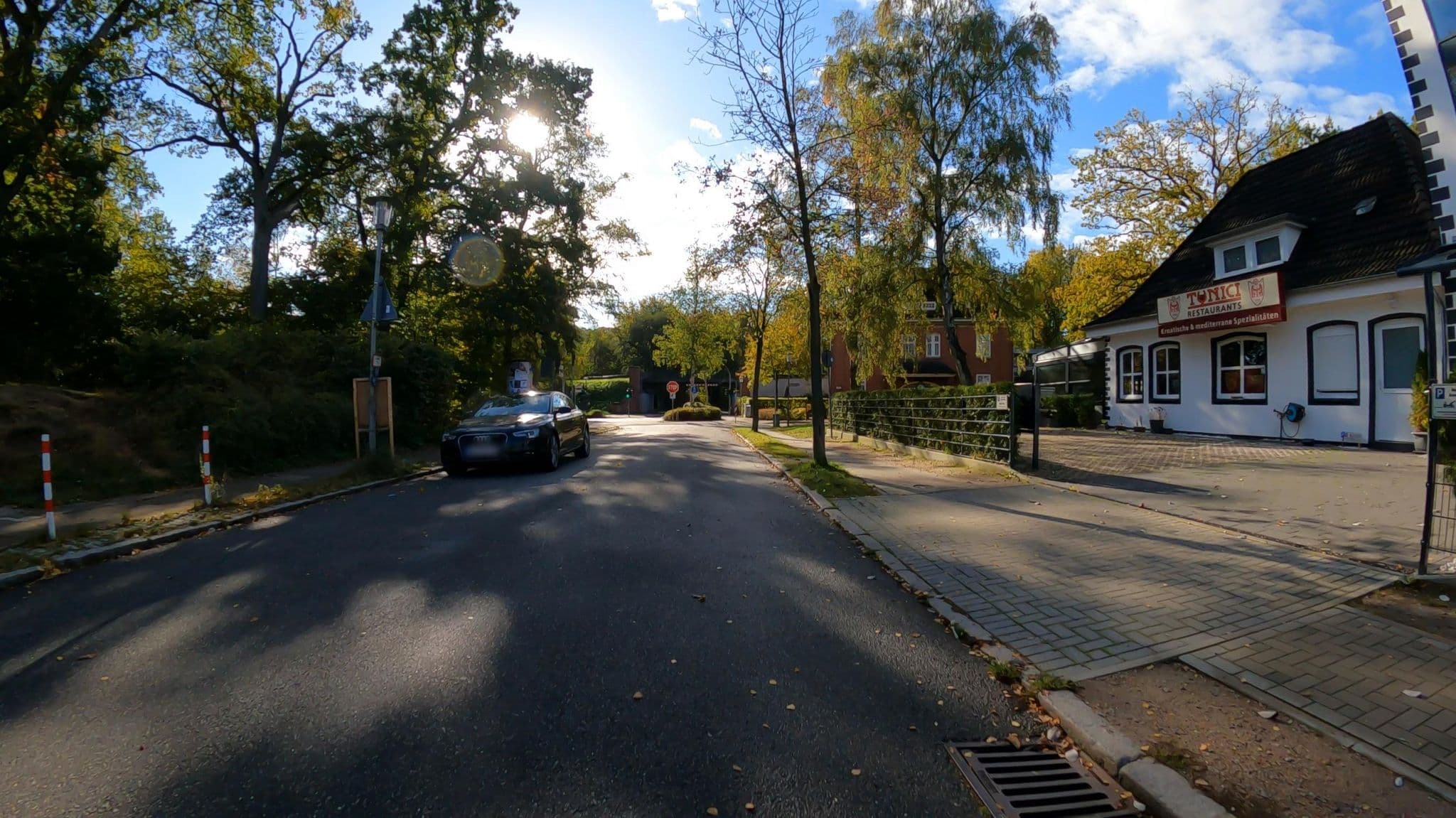 Street view near Ringhotel Ahrensburg e.K., Ahrensburg — © veloroute_hamburg (CC BY-SA · Mapillary)