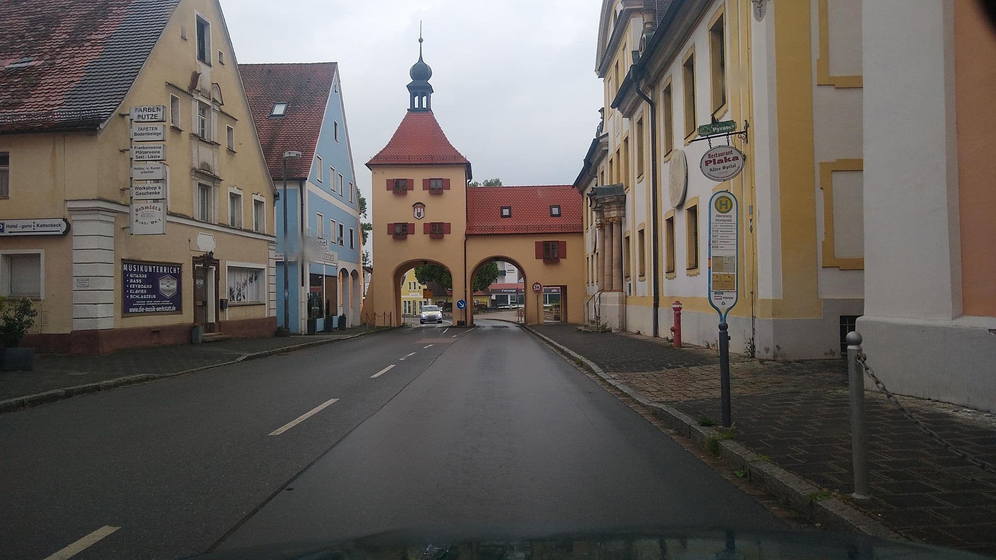 Street view near HOTEL WEISSES LAMM, Allersberg — © wegavision (CC BY-SA · Mapillary)