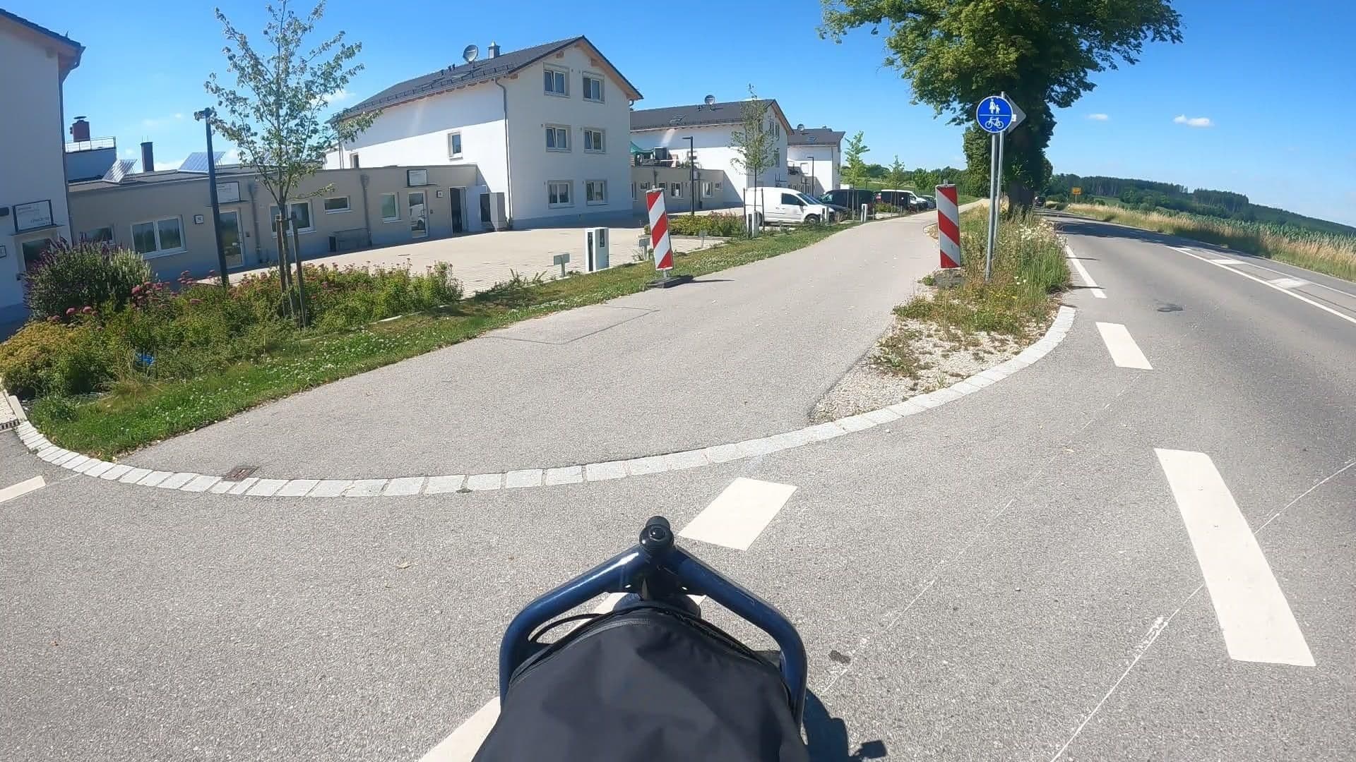 Street view near Snooze Apartments Alling - VILGERTSHOFER LIVING GMBH, Alling — © StefanMunichWays (CC BY-SA · Mapillary)