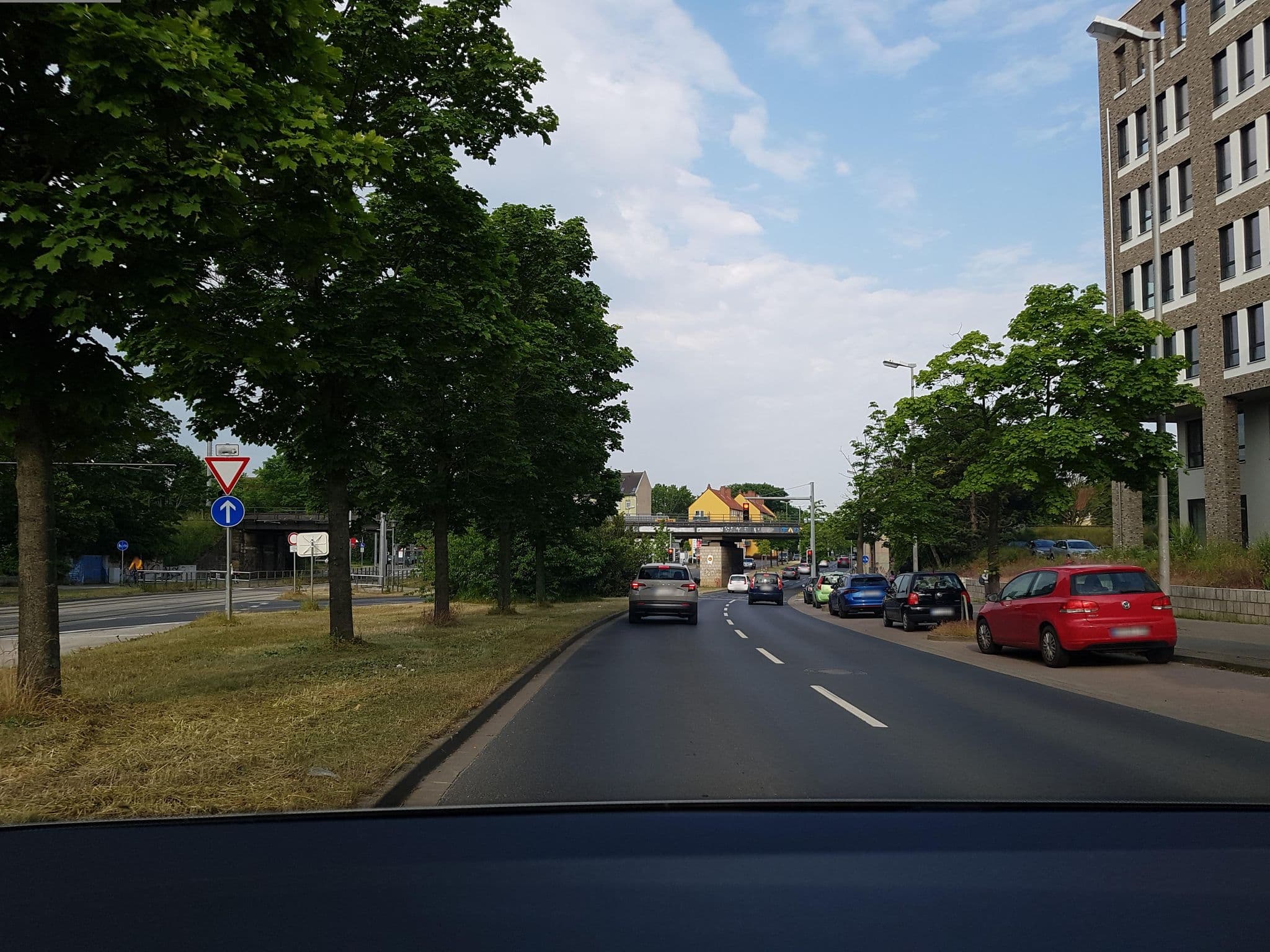 Street view near ipartment Braunschweig, Gliesmarode — © hawkar (CC BY-SA · Mapillary)