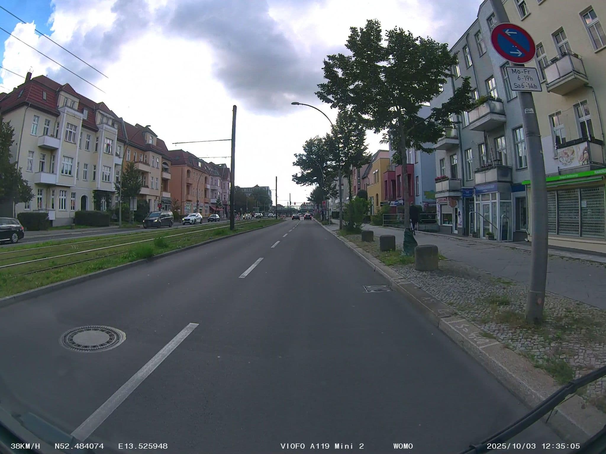 Street view near Hotel - Botschaft, Karlshorst — © soulcover (CC BY-SA · Mapillary)
