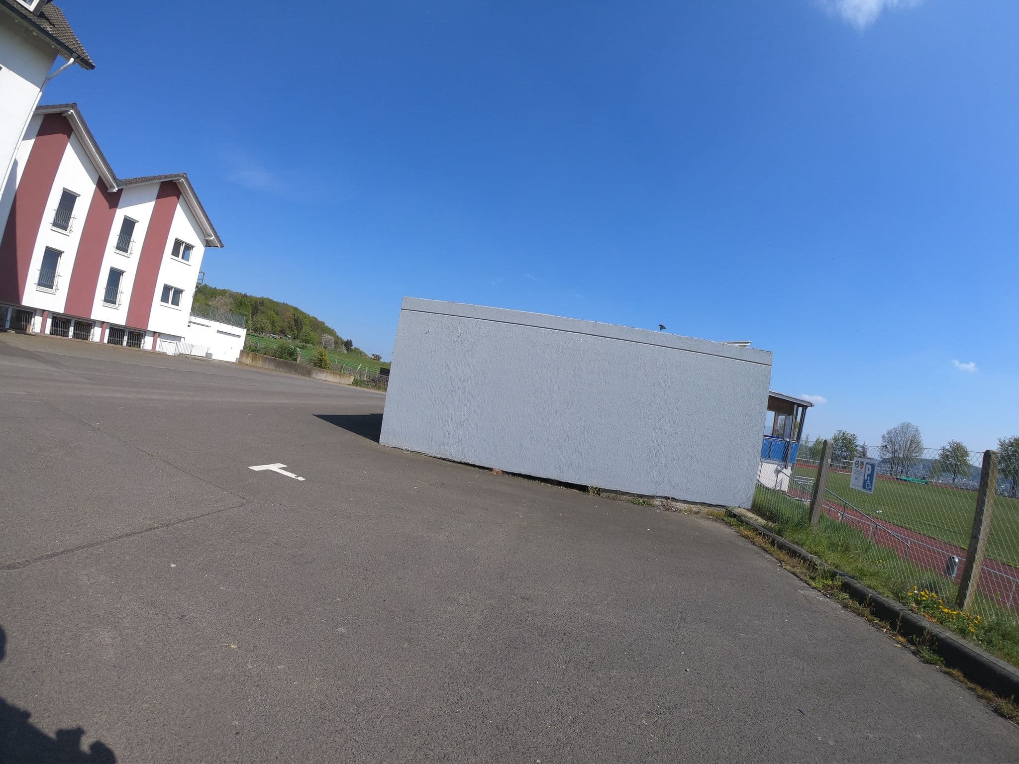 Street view near Hotel & Restaurant am Kirschberg, Alten Buseck — © grinninghamster (CC BY-SA · Mapillary)