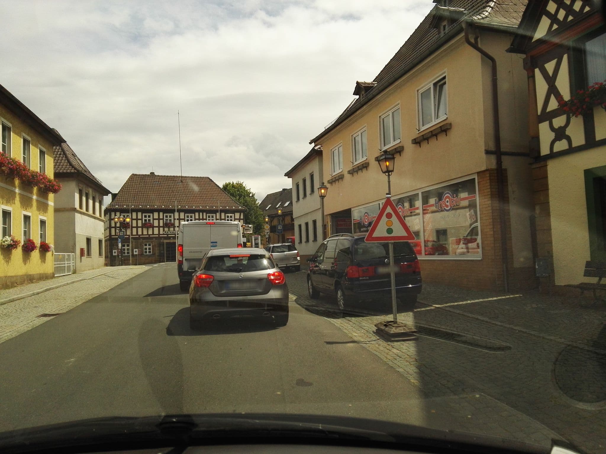 Street view near Gondel - Hotel & Restaurant > Anke Jahn, Altenkunstadt — © raspberry (CC BY-SA · Mapillary)
