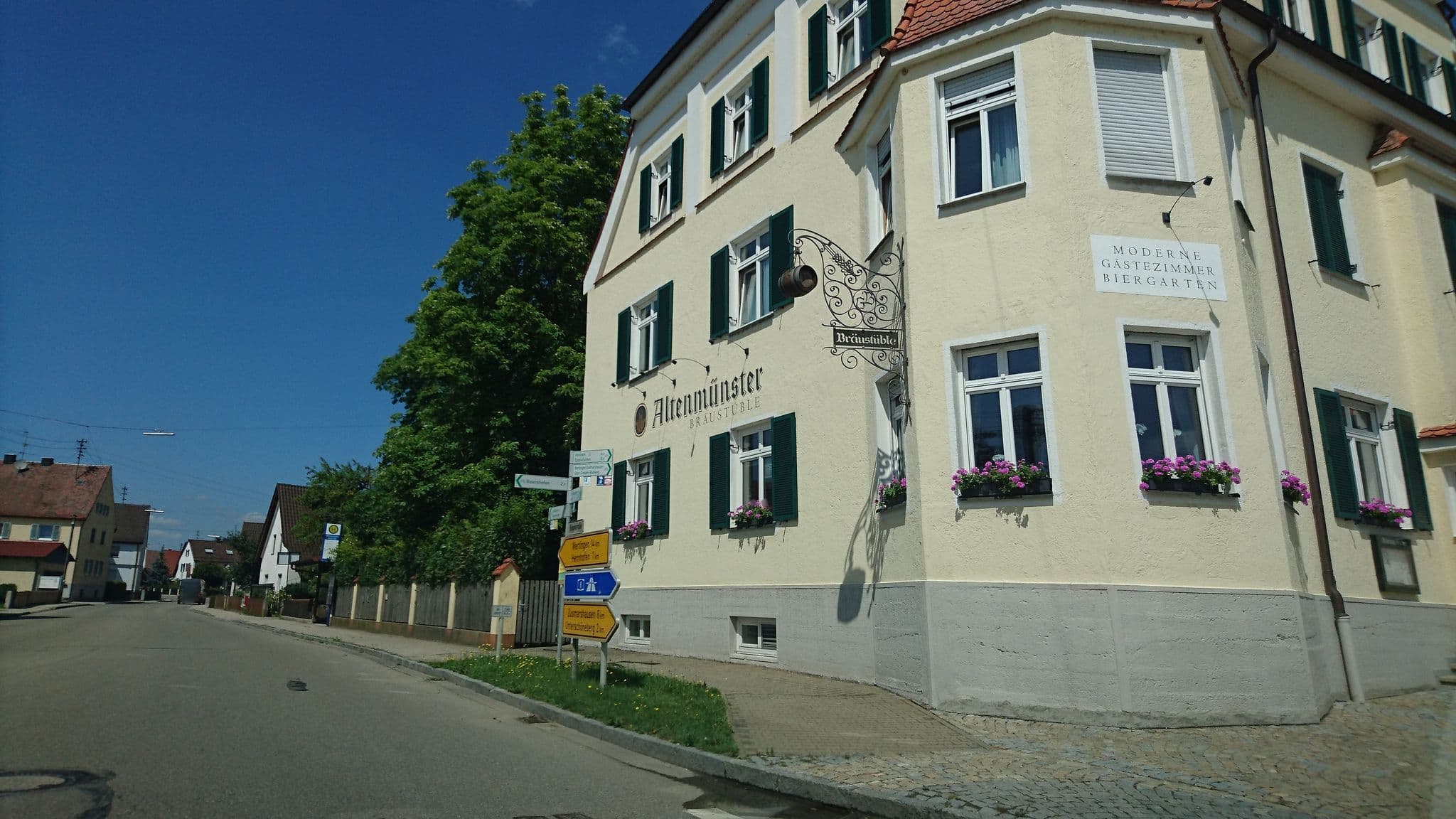 Street view near Altenmünster Bräustüble, Altenmünster — © msdess (CC BY-SA · Mapillary)
