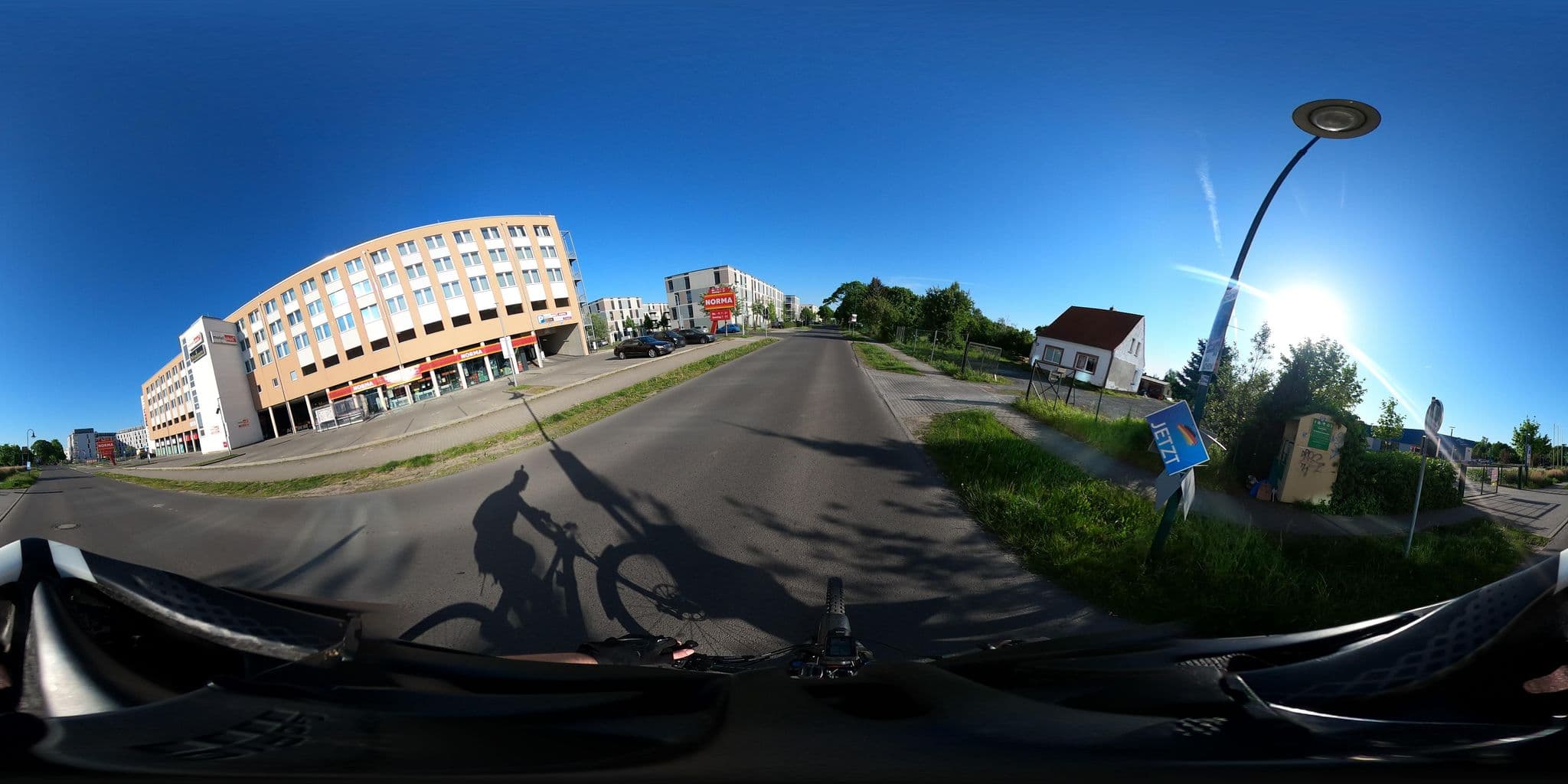 Street view near Motel Plus Berlin Schoenefeld Airport, Schönefeld — © stefanhrt (CC BY-SA · Mapillary)