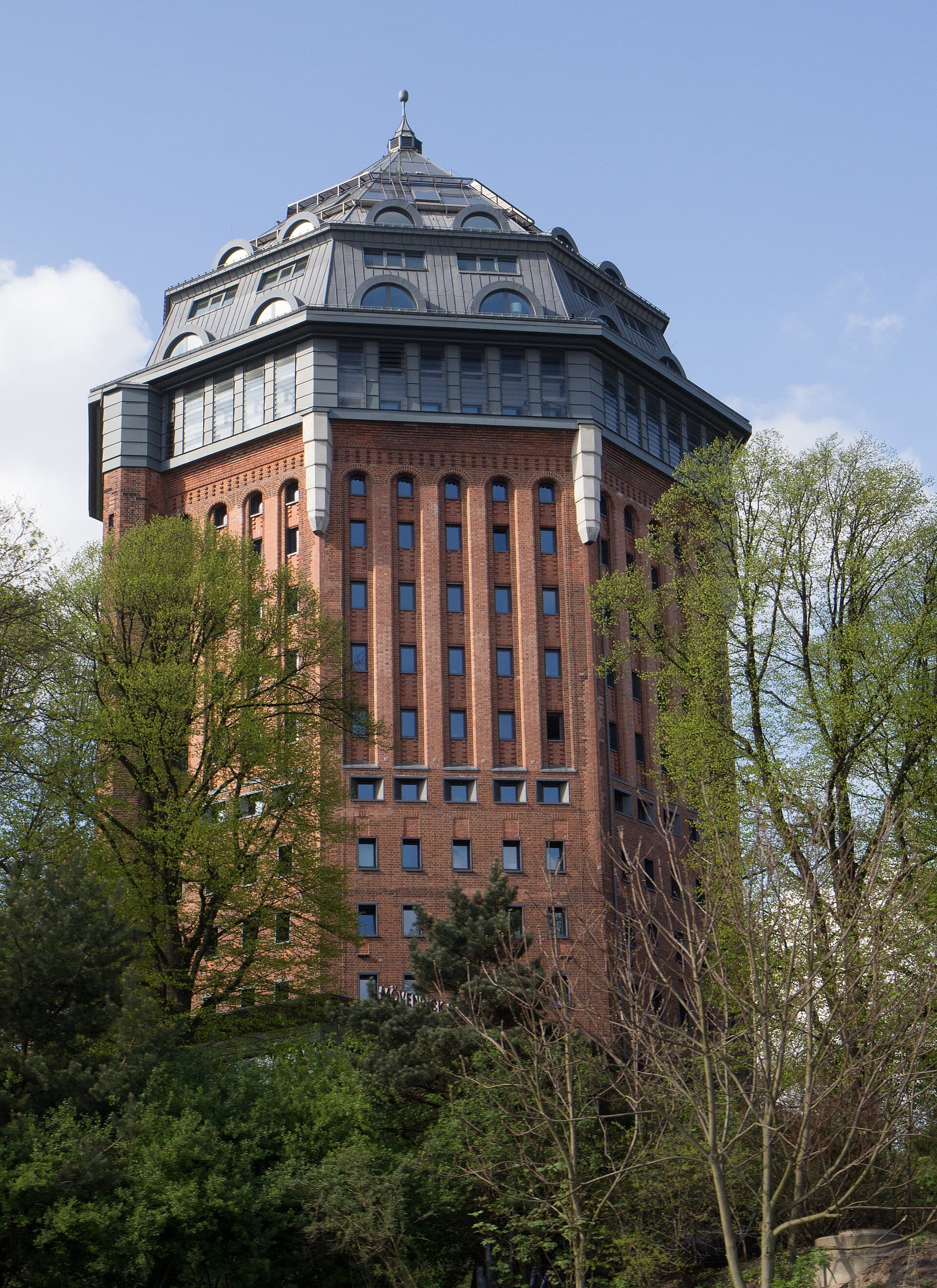 Mövenpick Hamburg (via Wikimedia Commons, CC BY-SA 3.0 de)
