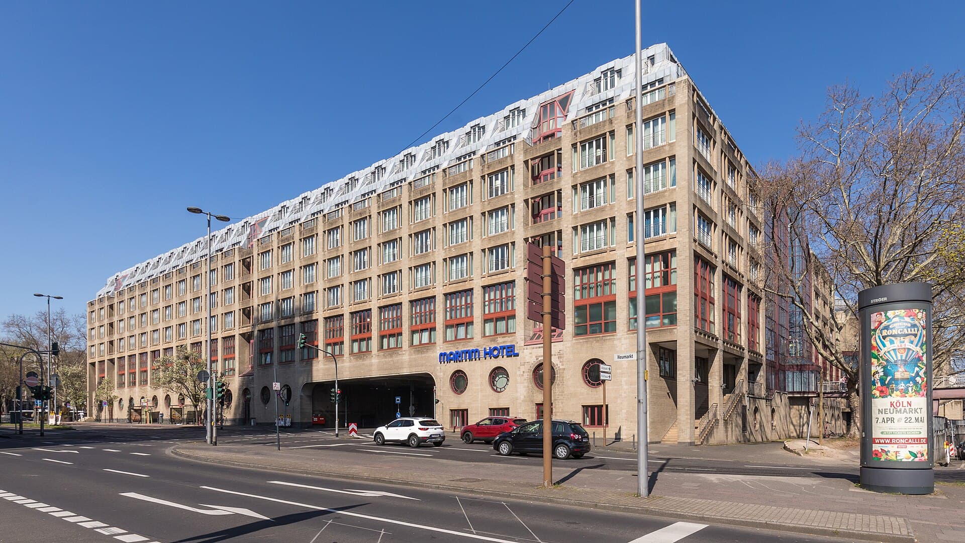 Maritim Hotel Köln (via Wikimedia Commons, CC BY-SA 4.0)
