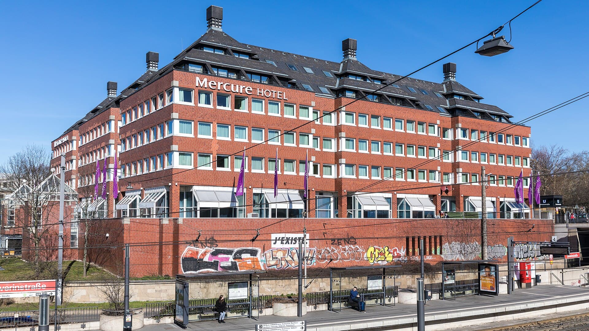 Mercure Hotel Severinshof Köln-City (via Wikimedia Commons, CC BY-SA 4.0)