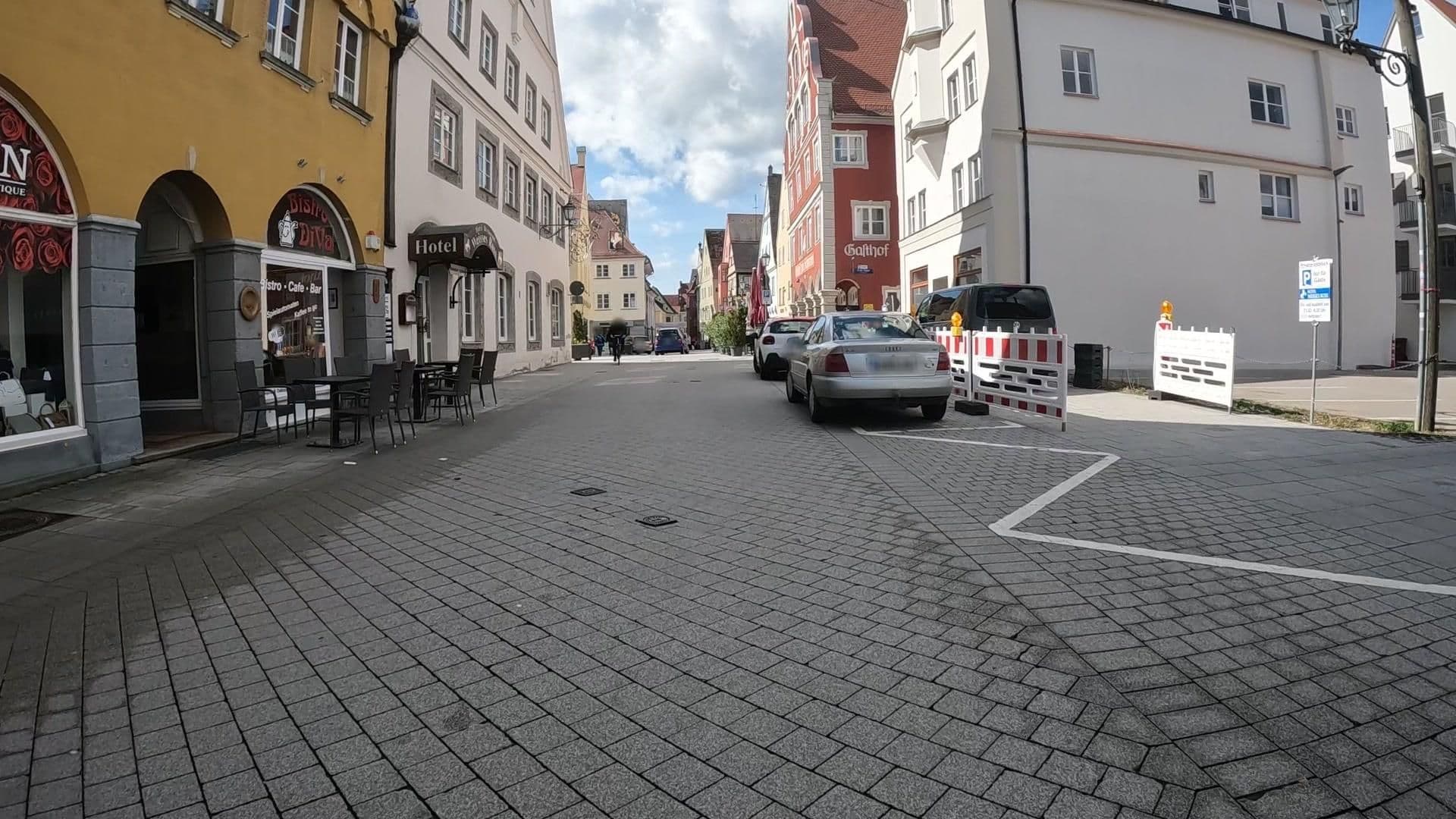 Street view near Hotel Weisses Ross, Memmingen — © grynaeno (CC BY-SA · Mapillary)