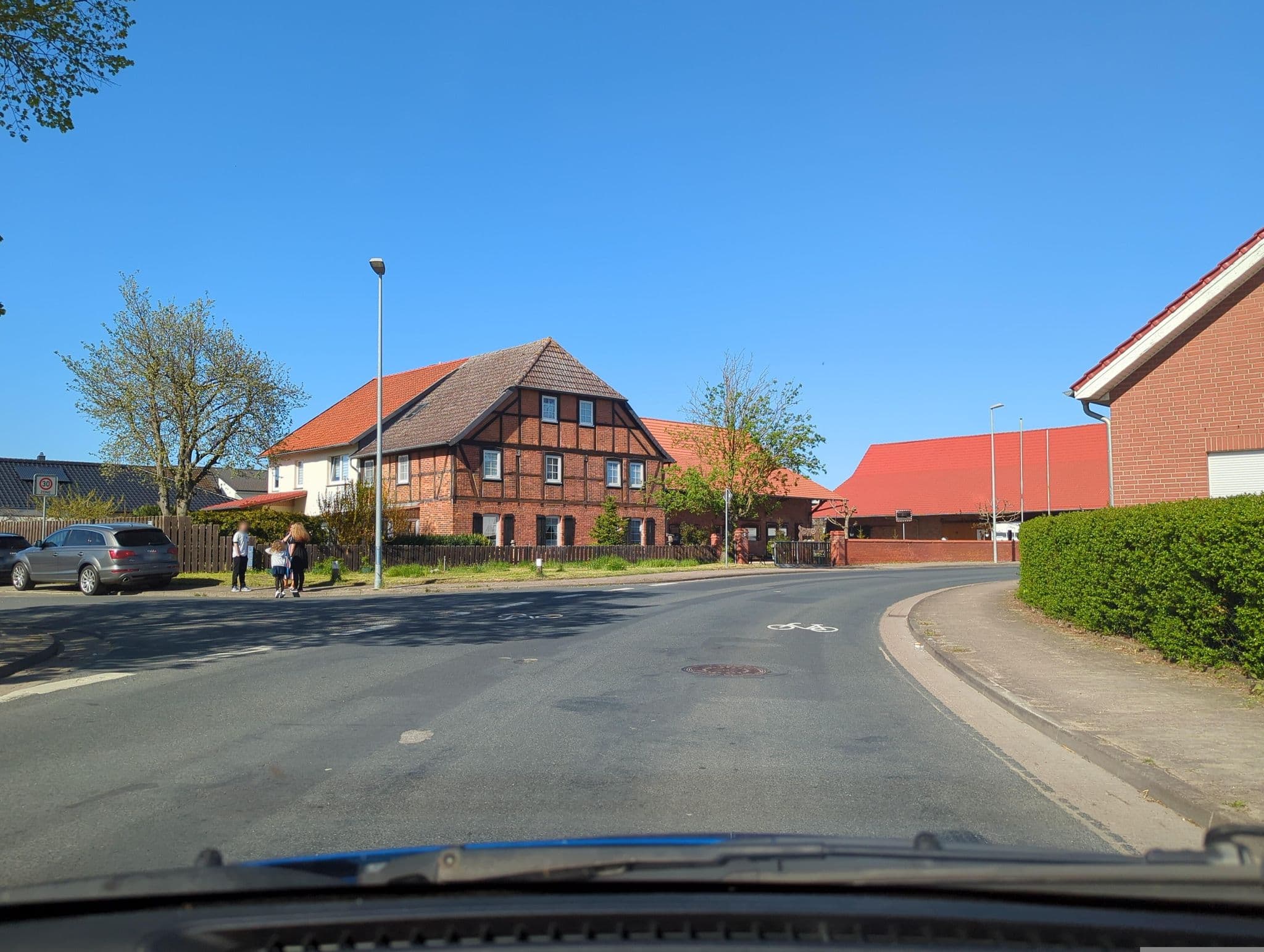 Street view near Hotel & Restaurant Bei Baki, Anderten — © hotteliene (CC BY-SA · Mapillary)