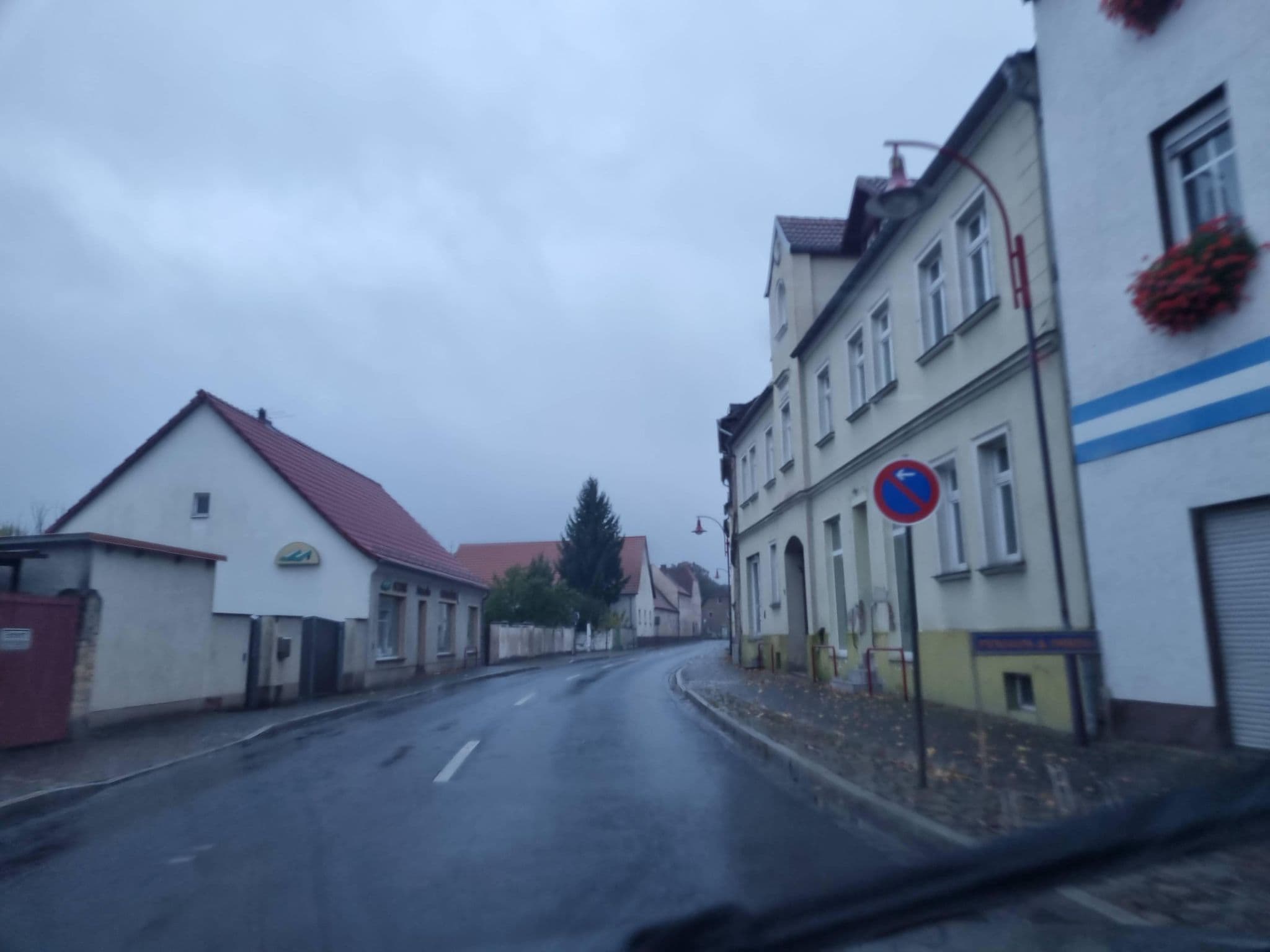 Street view near Kristin's Imbissstübchen und Pension, Annaburg — © dsmm (CC BY-SA · Mapillary)