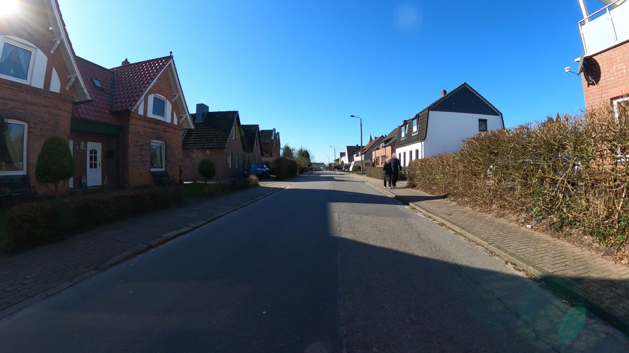 Street view near C und S Hotel, Pinneberg — © veloroute_hamburg (CC BY-SA · Mapillary)