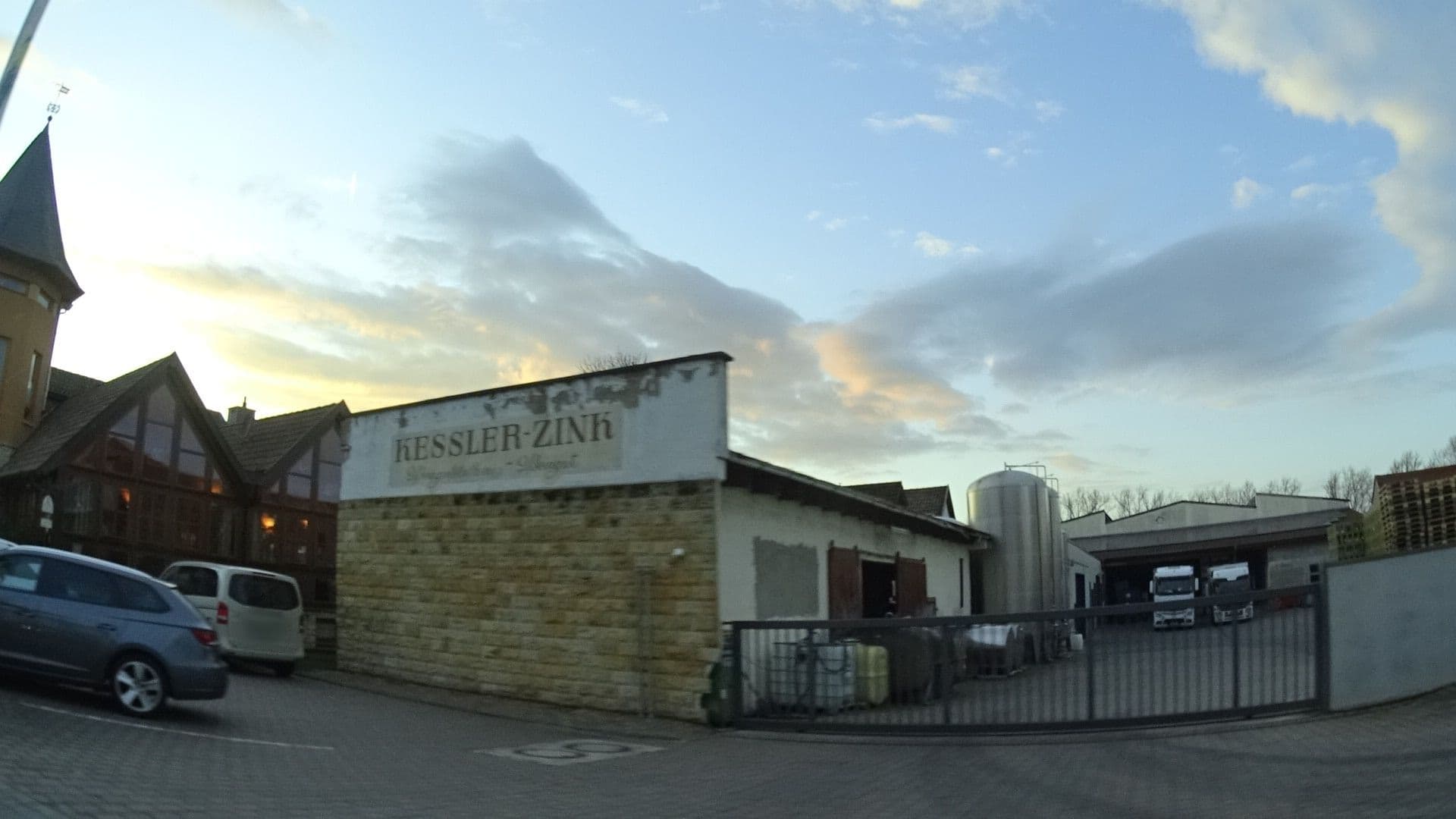 Street view near Landhotel und Restaurant Dohlmühle, Flonheim — © ramap (CC BY-SA · Mapillary)