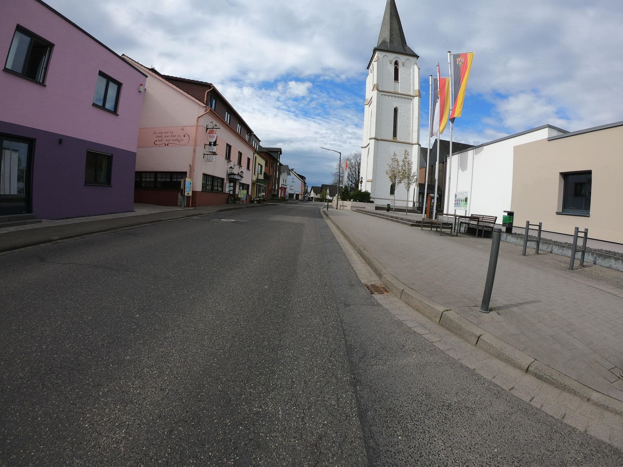 Street view near Gasthaus Stroh, Asbach — © bernd1960 (CC BY-SA · Mapillary)