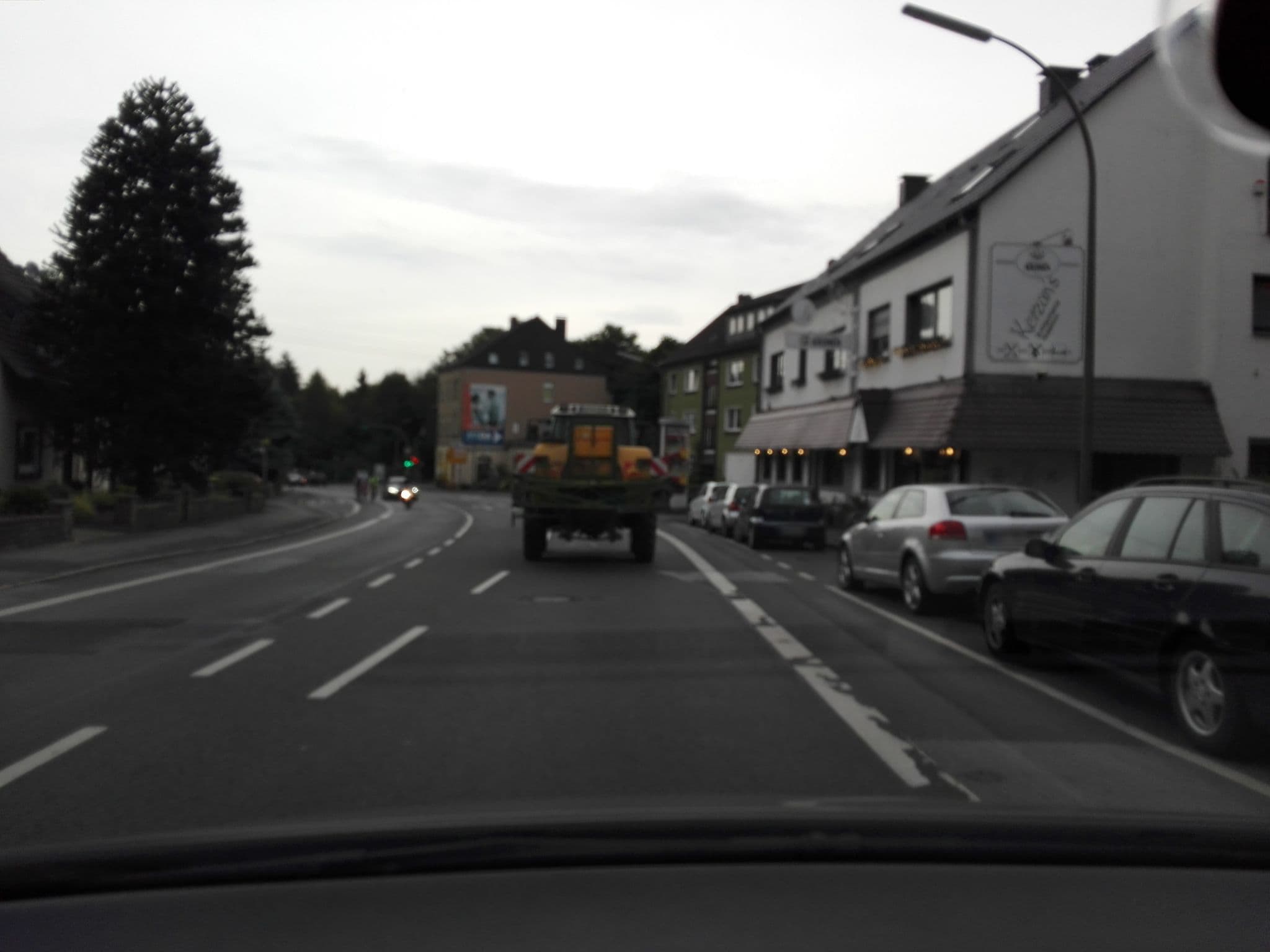 Street view near Kerzan's Hotel und Restaurant, Brackel — © flugyflay (CC BY-SA · Mapillary)
