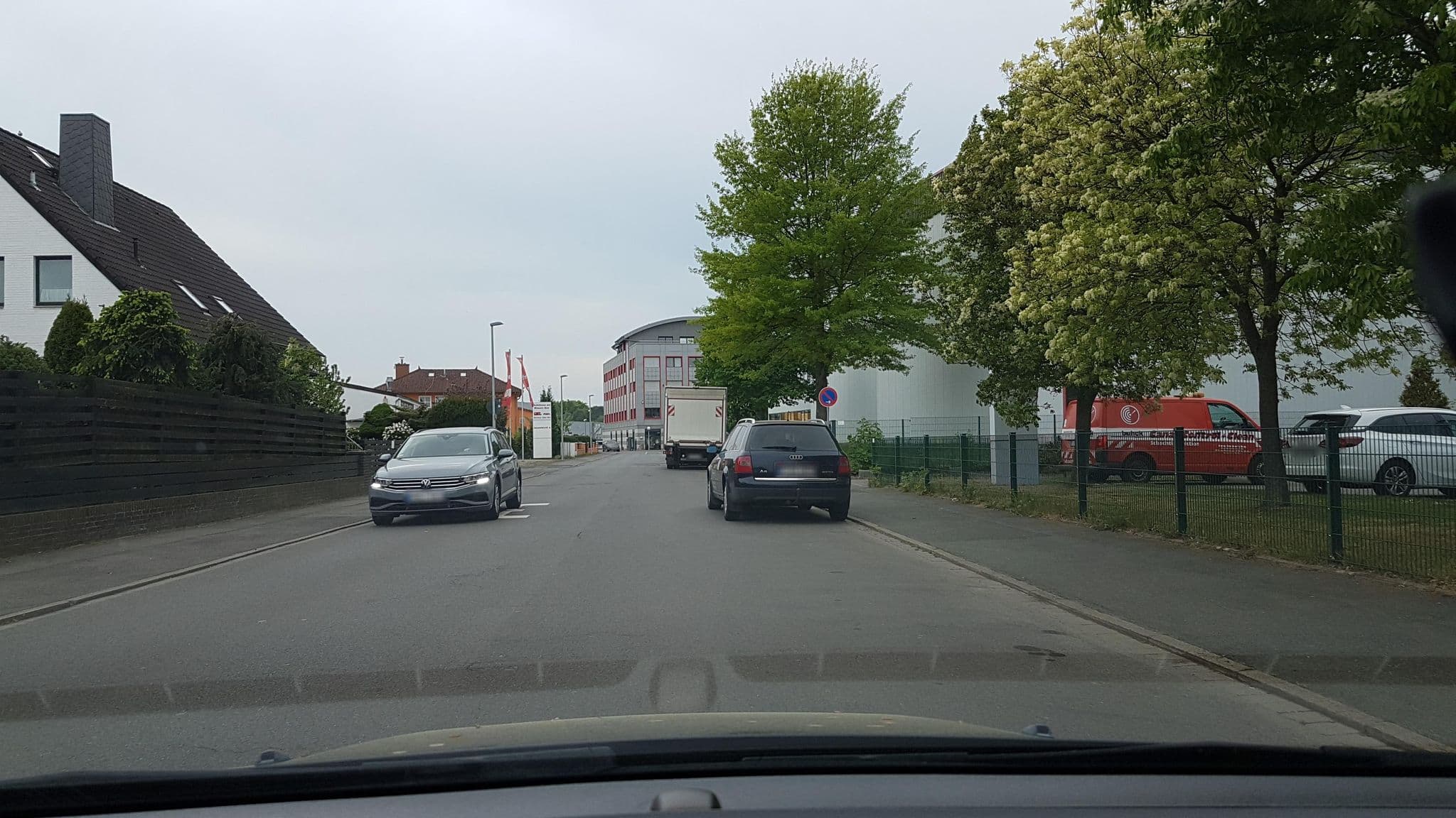 Street view near B&B HOTEL Hannover-Garbsen, Garbsen — © Langfahrer (CC BY-SA · Mapillary)