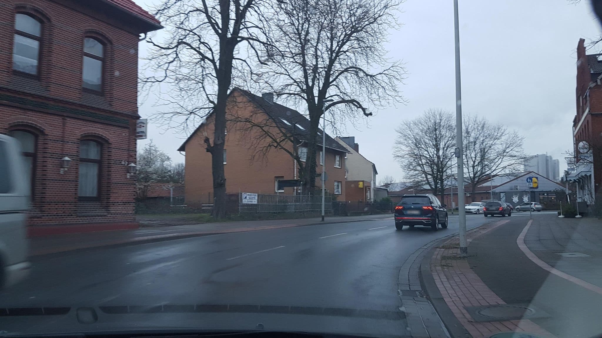 Street view near Hotel Klappenburg, Stöcken — © Langfahrer (CC BY-SA · Mapillary)