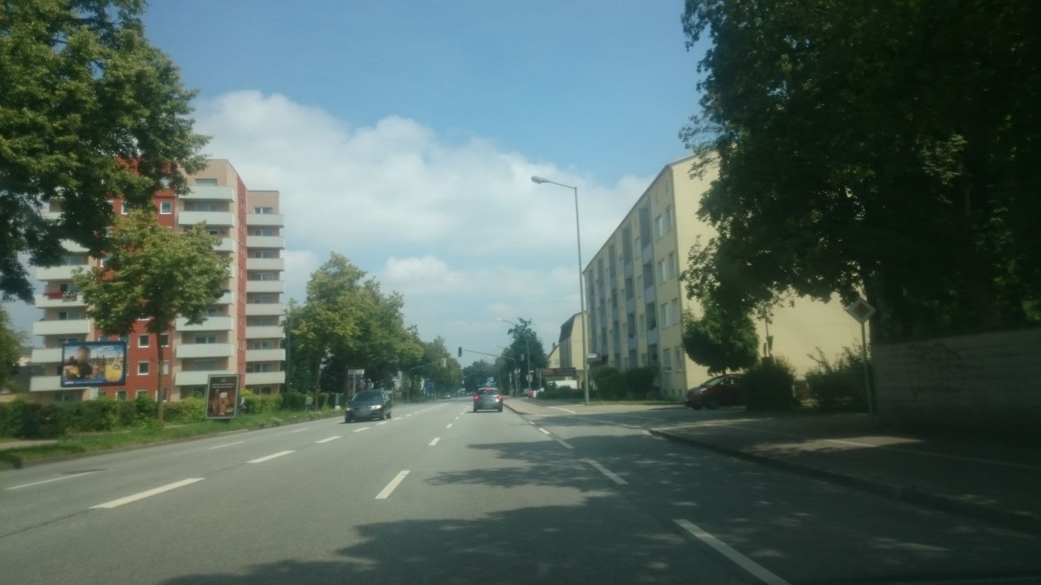Street view near Haunstetten, Hotel Gregor, Königsbrunn — © msdess (CC BY-SA · Mapillary)