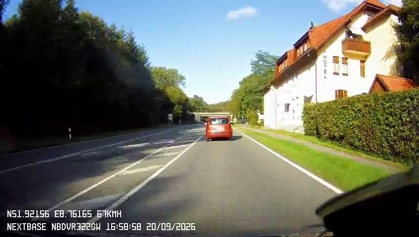 Street view near Gasthaus Pension Dörenkrug, Augustdorf — © derlipper (CC BY-SA · Mapillary)