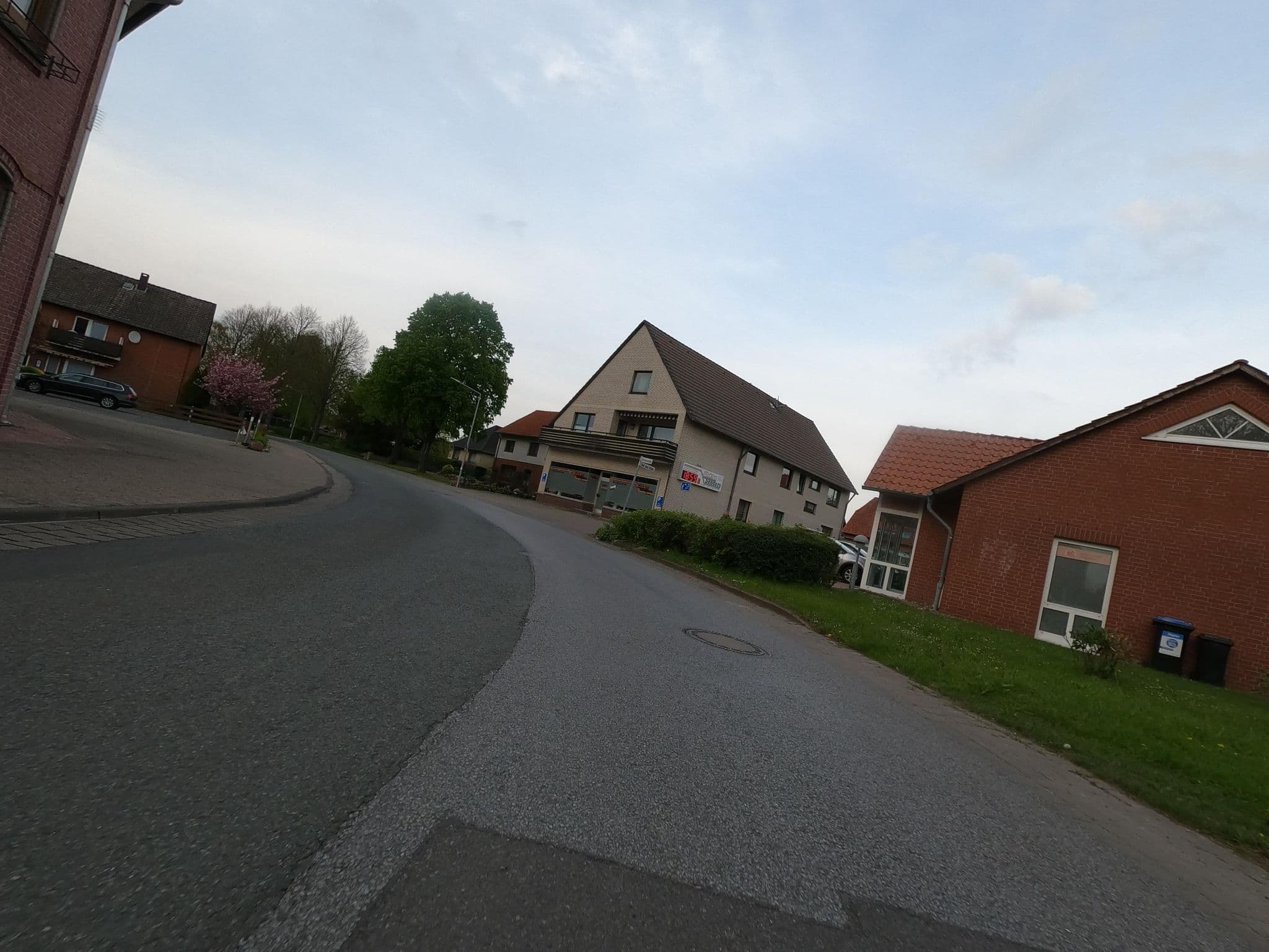 Street view near Pinkenburg Deutsches Haus, Pension Garni, Haste — © Langfahrer (CC BY-SA · Mapillary)