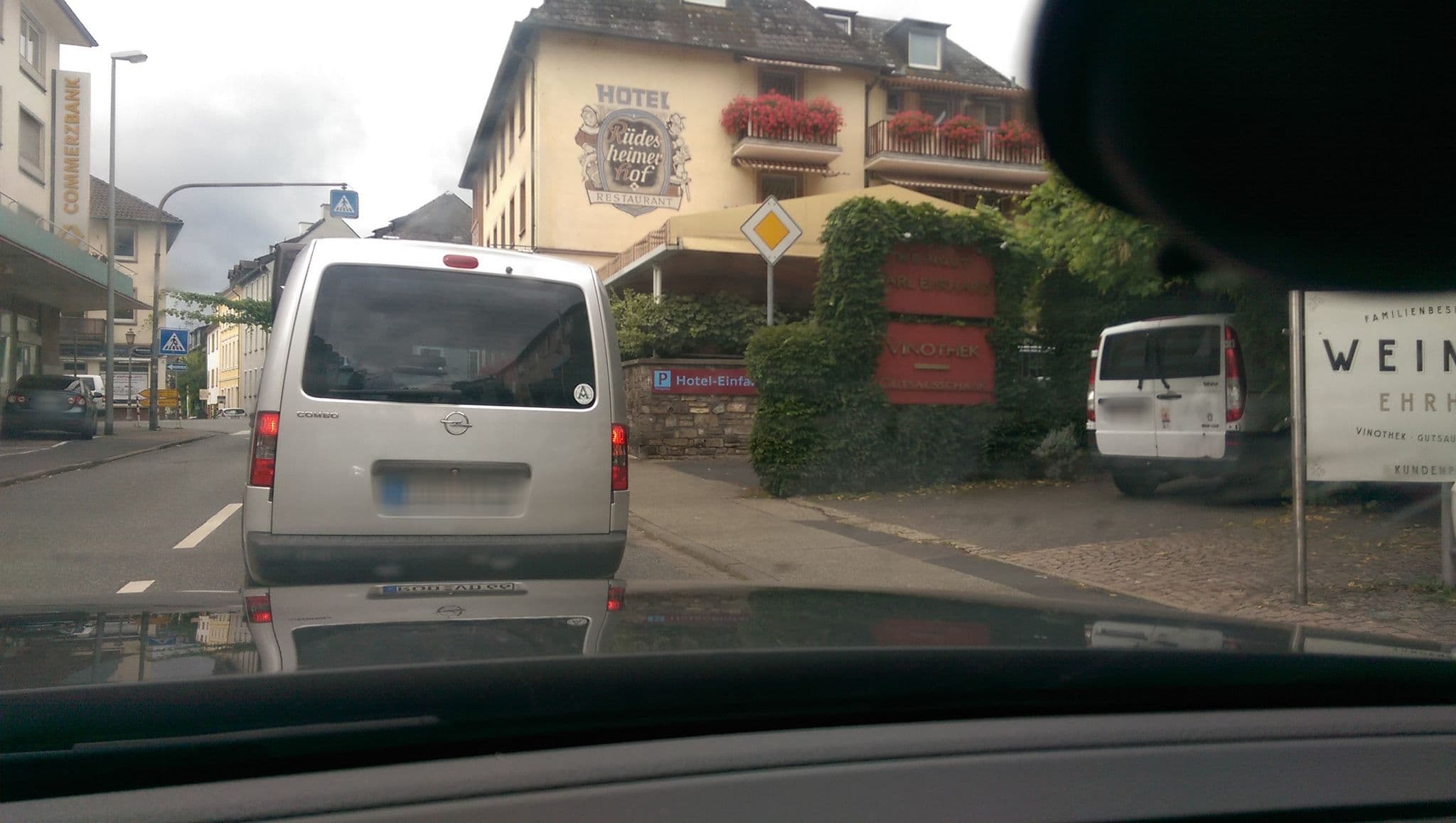 Street view near Rüdesheimer Hof, Rüdesheim am Rhein — © live (CC BY-SA · Mapillary)