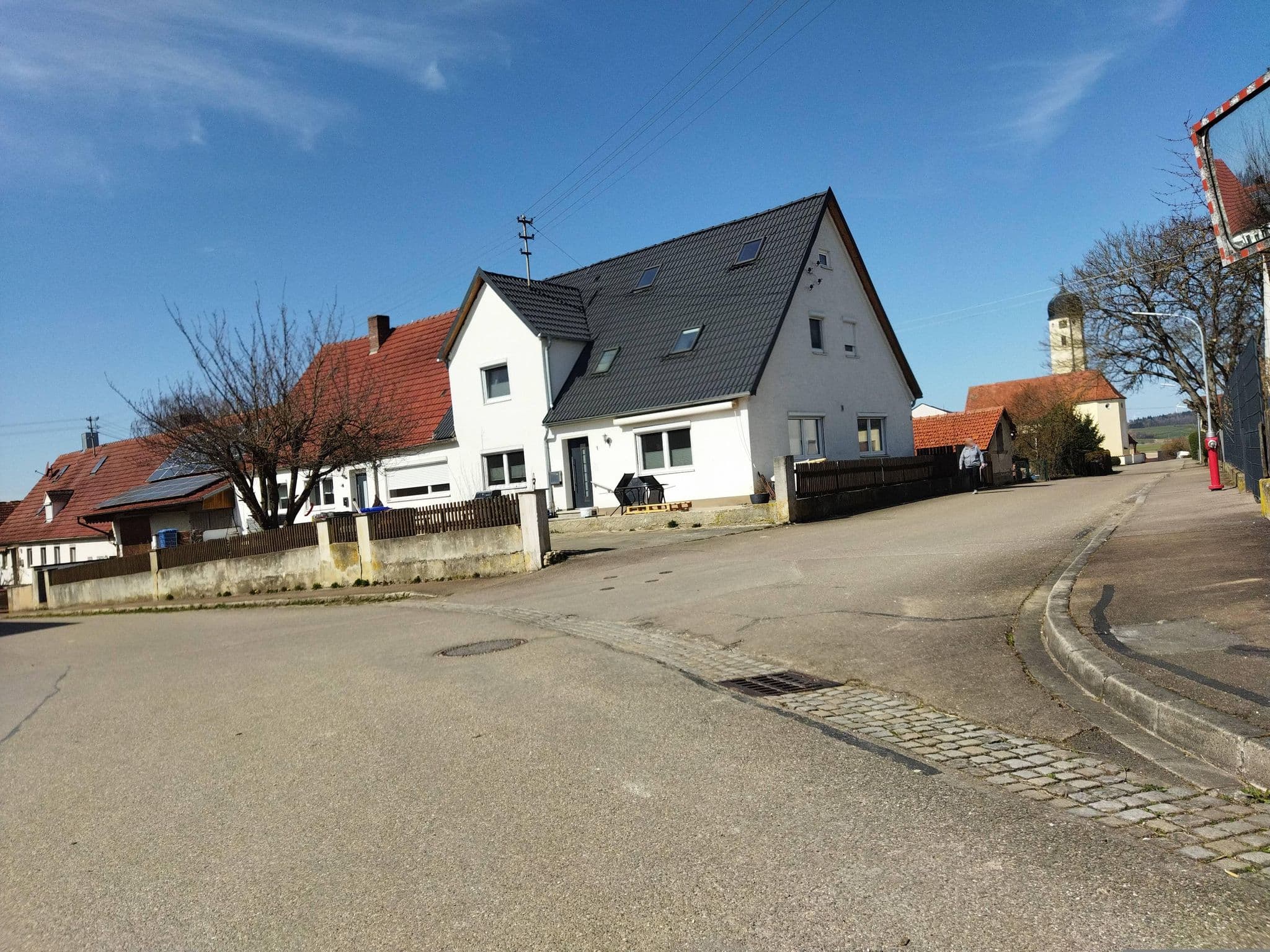 Street view near Biergarten & Landhotel ZUM ADLER in Oberbechingen, Bachhagel — © changchun1 (CC BY-SA · Mapillary)