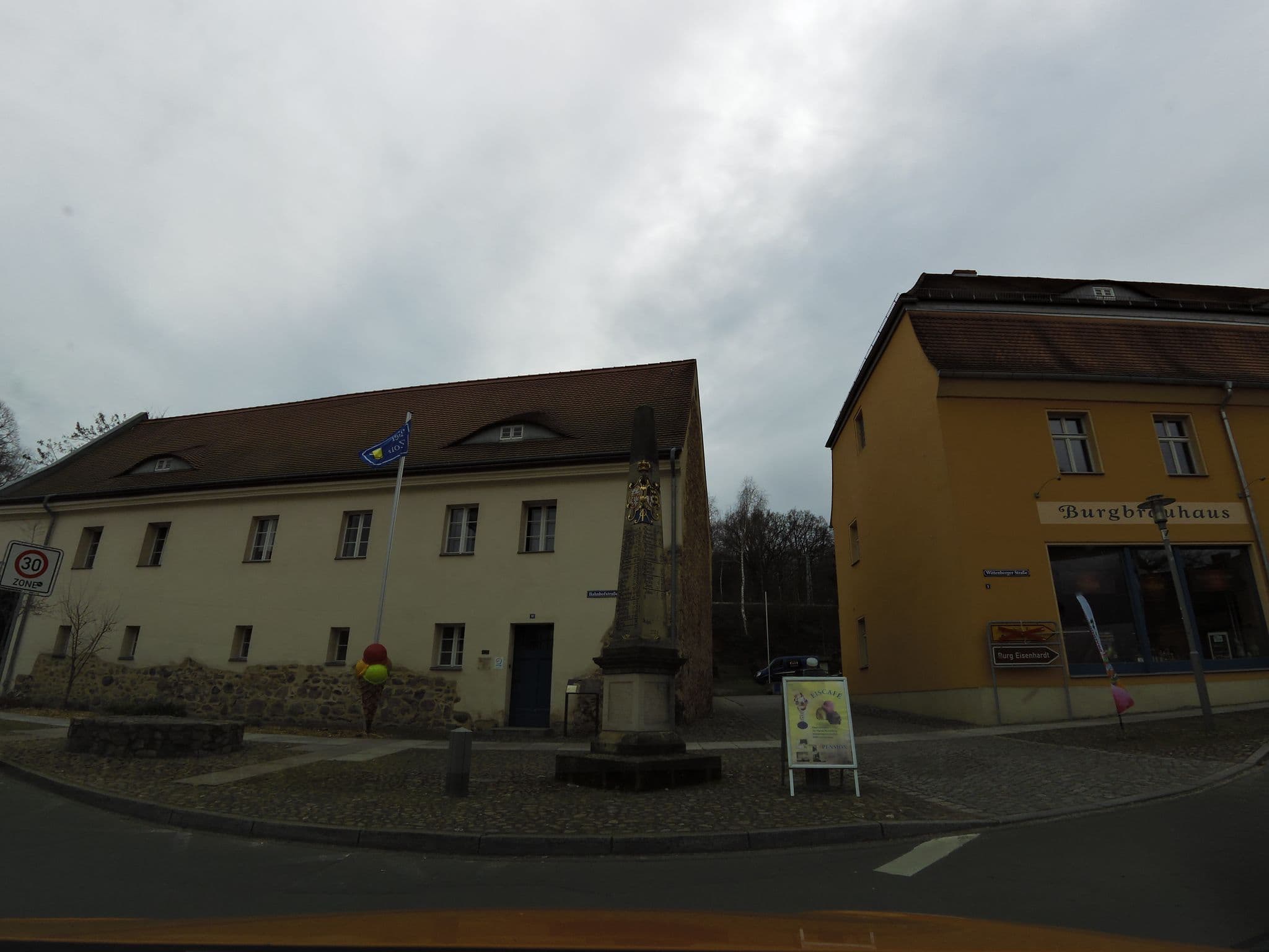 Street view near pension zur postmeile, Bad Belzig — © moenk (CC BY-SA · Mapillary)