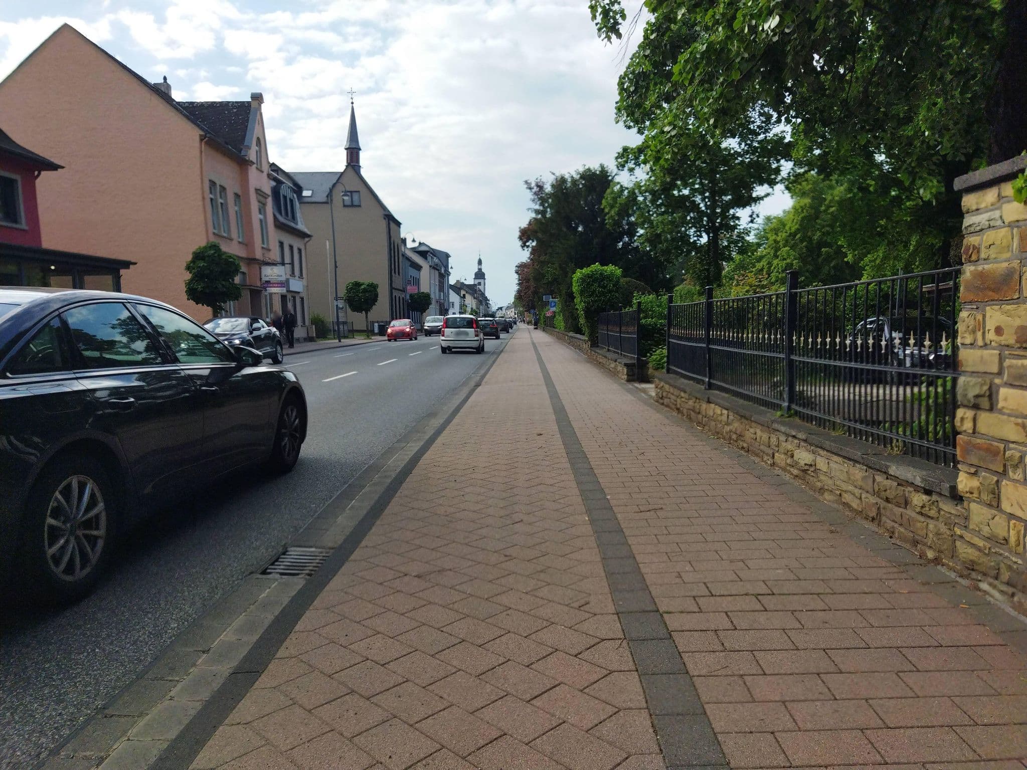Street view near Villa zur Erholung Bed & Breakfast, Bad Breisig — © changchun1 (CC BY-SA · Mapillary)