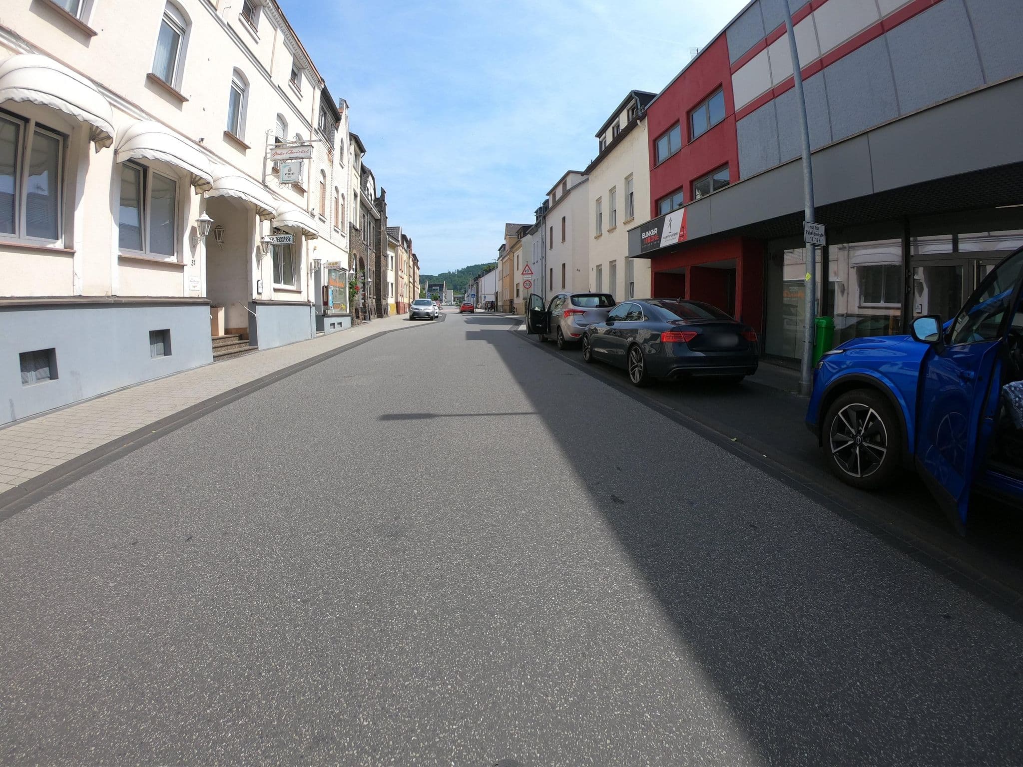 Street view near Pension HAUS CHRISTEL Wohnanlage & Gästehäuser, Bad Hönningen — © bernd1960 (CC BY-SA · Mapillary)