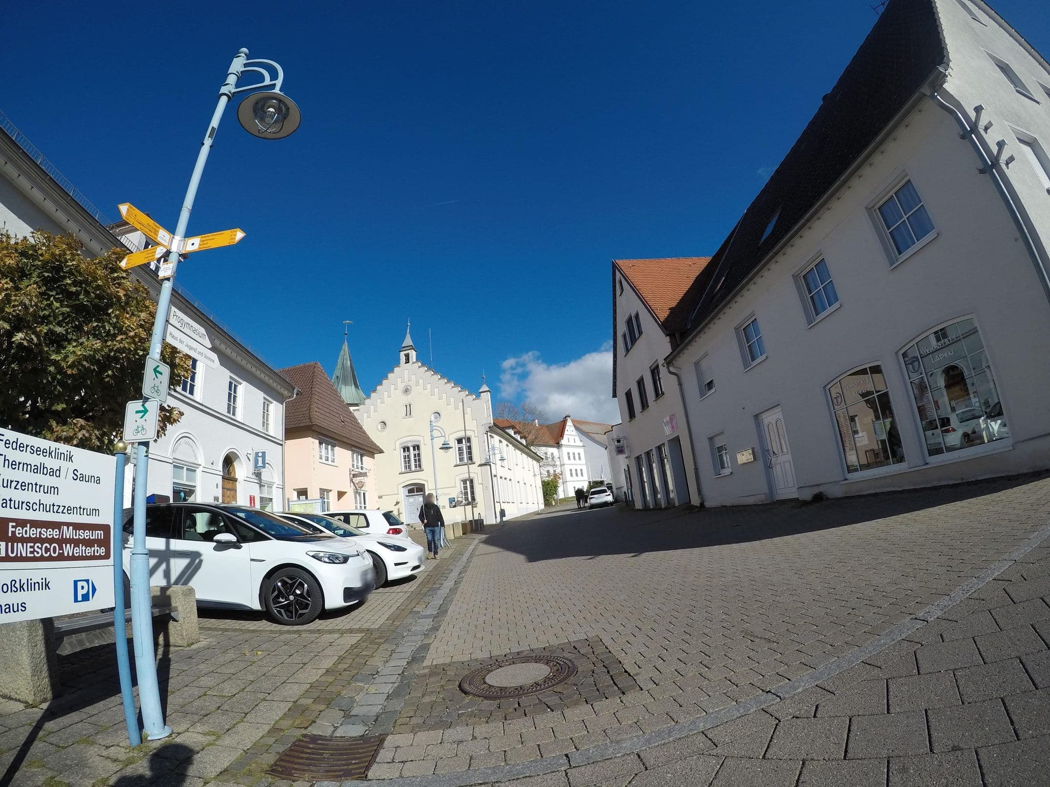 Street view near Hotel Löwen, Bad Buchau — © ray66 (CC BY-SA · Mapillary)