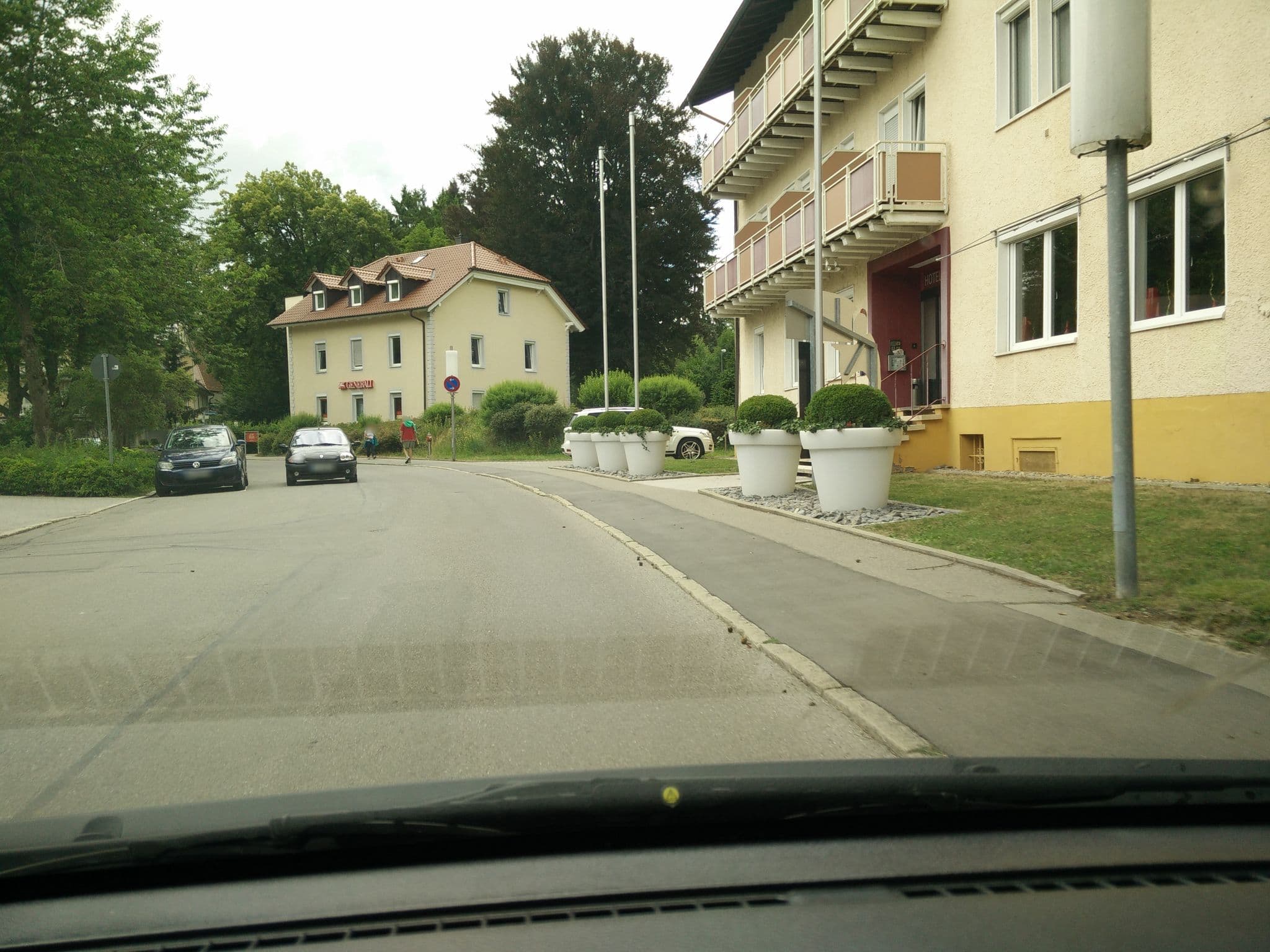 Street view near Hotel Solegarten, Bad Dürrheim — © tobim91 (CC BY-SA · Mapillary)