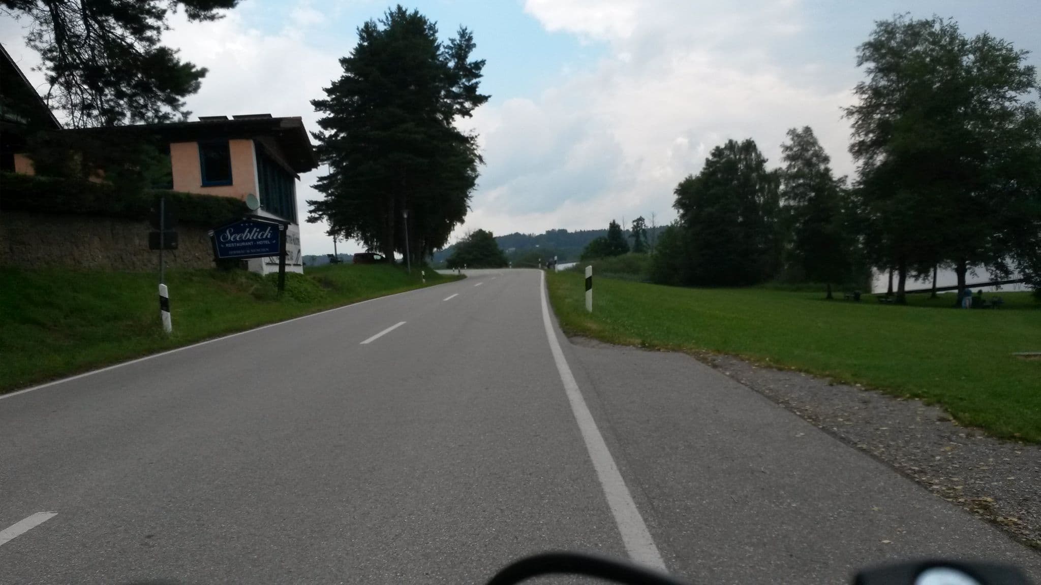 Street view near Aktiv- und Wellnesshotel Seeblick, Höslwang — © rausk (CC BY-SA · Mapillary)