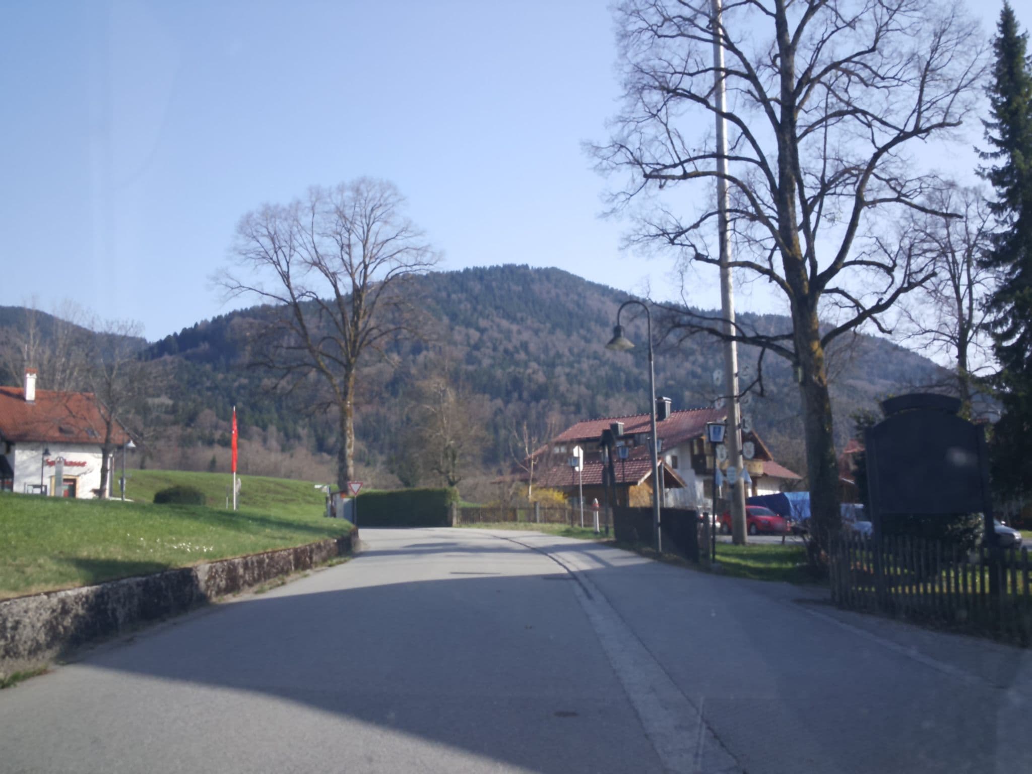 Street view near Gasthaus Kronschnabl / Hotel Kronschnabl, Bad Heilbrunn — © renade (CC BY-SA · Mapillary)