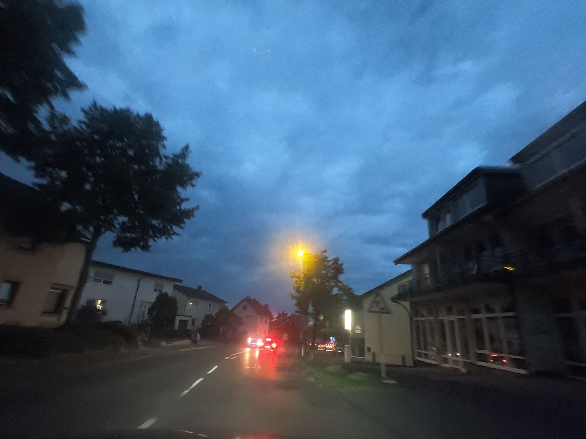 Street view near Hotel Am Markt Aegidienberg, Windhagen — © countzero5 (CC BY-SA · Mapillary)