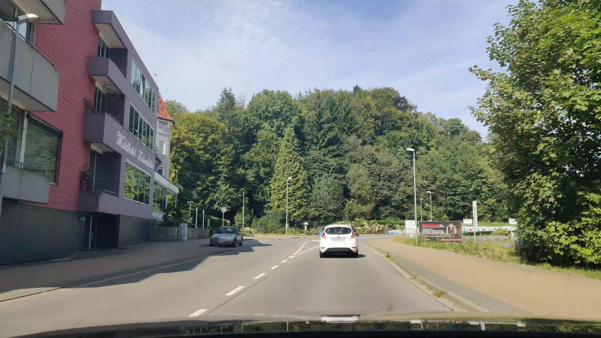 Street view near Waldhotel Felsenkeller, Bad Iburg — © amenophis (CC BY-SA · Mapillary)